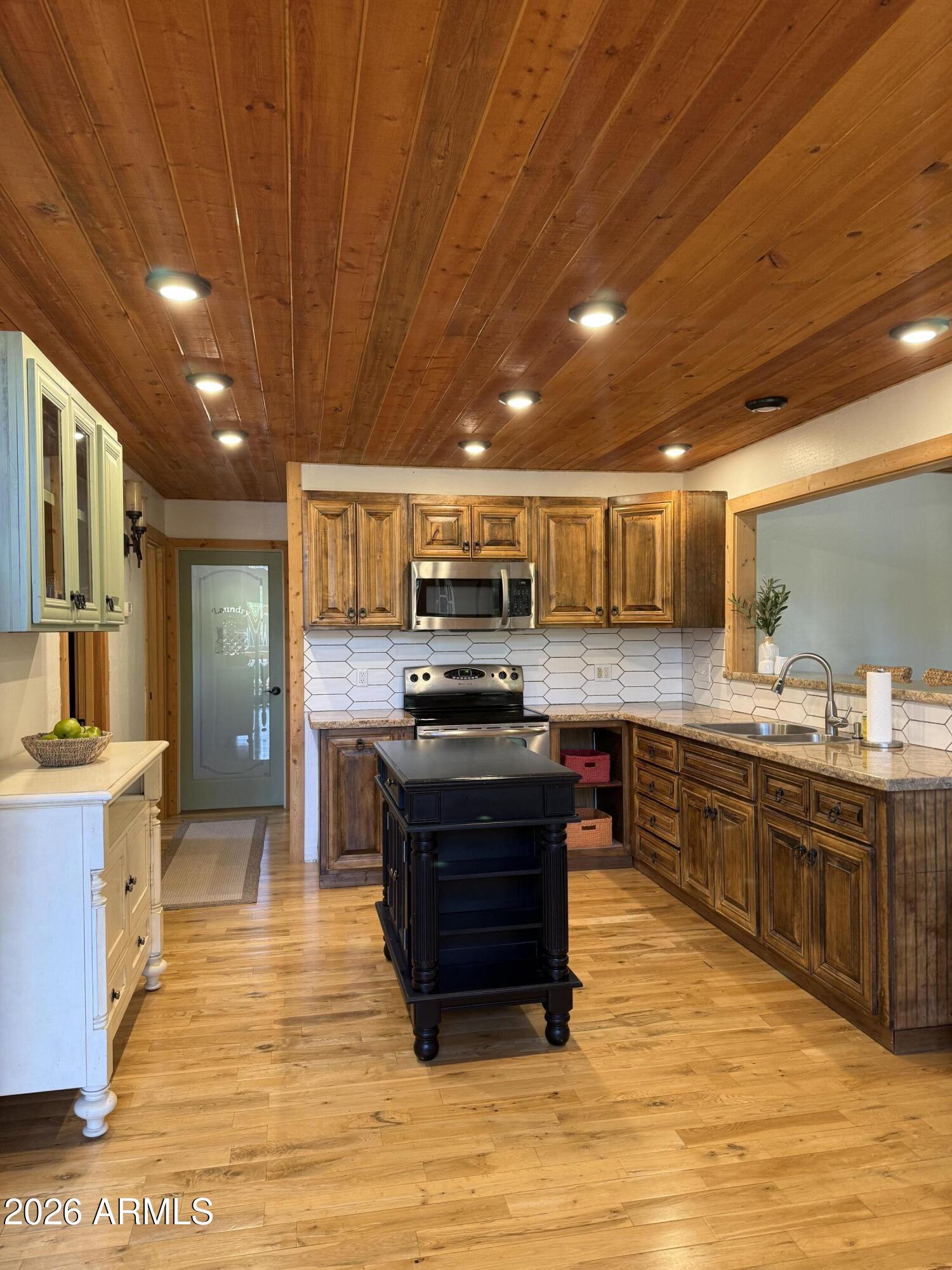 660 E TURKEY Trail
