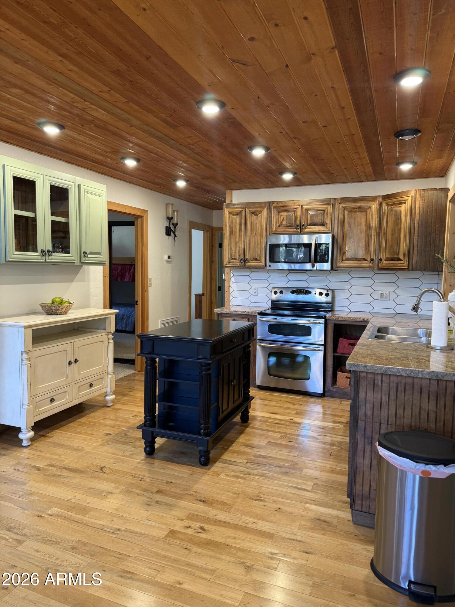 660 E TURKEY Trail