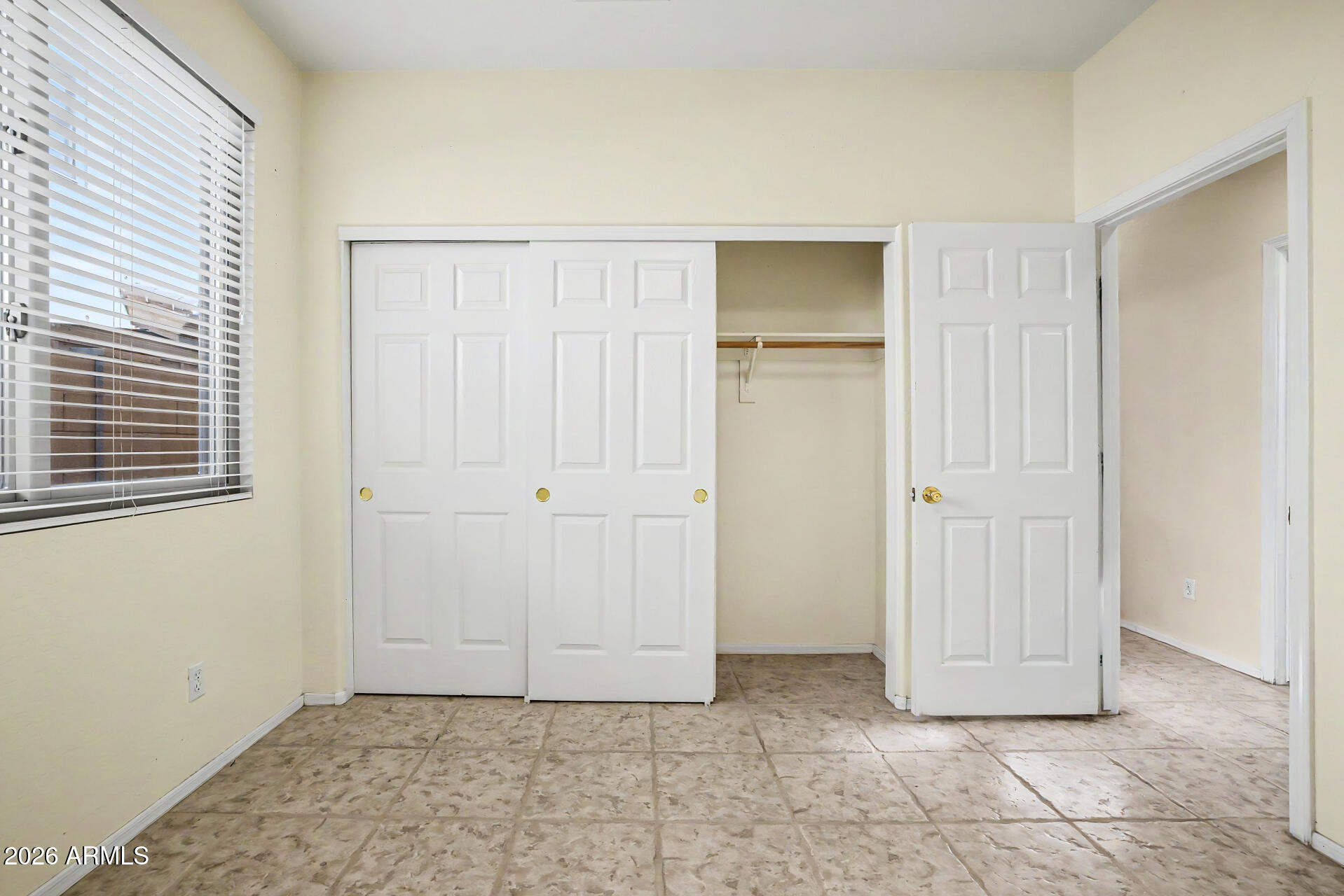 5173 W MURIEL Drive