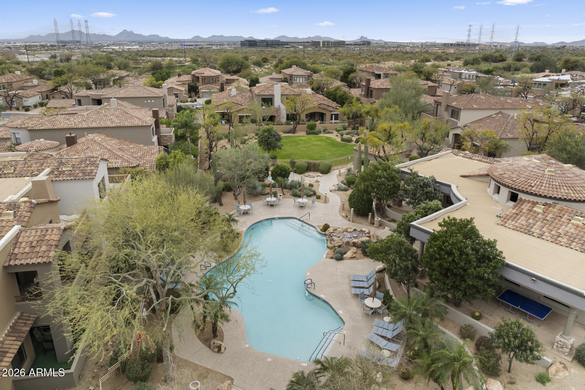 19550 N GRAYHAWK Drive 1086