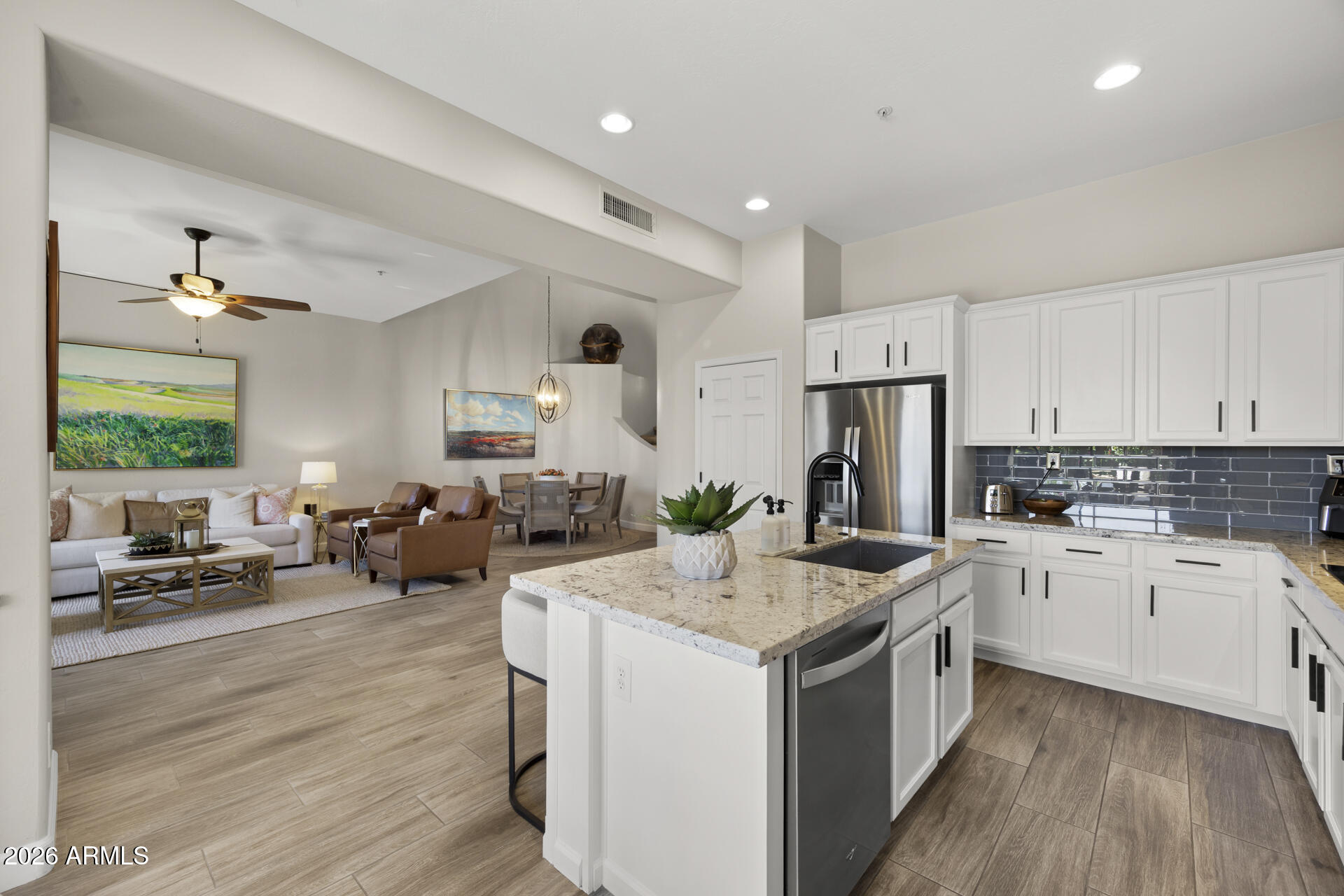19550 N GRAYHAWK Drive 1086