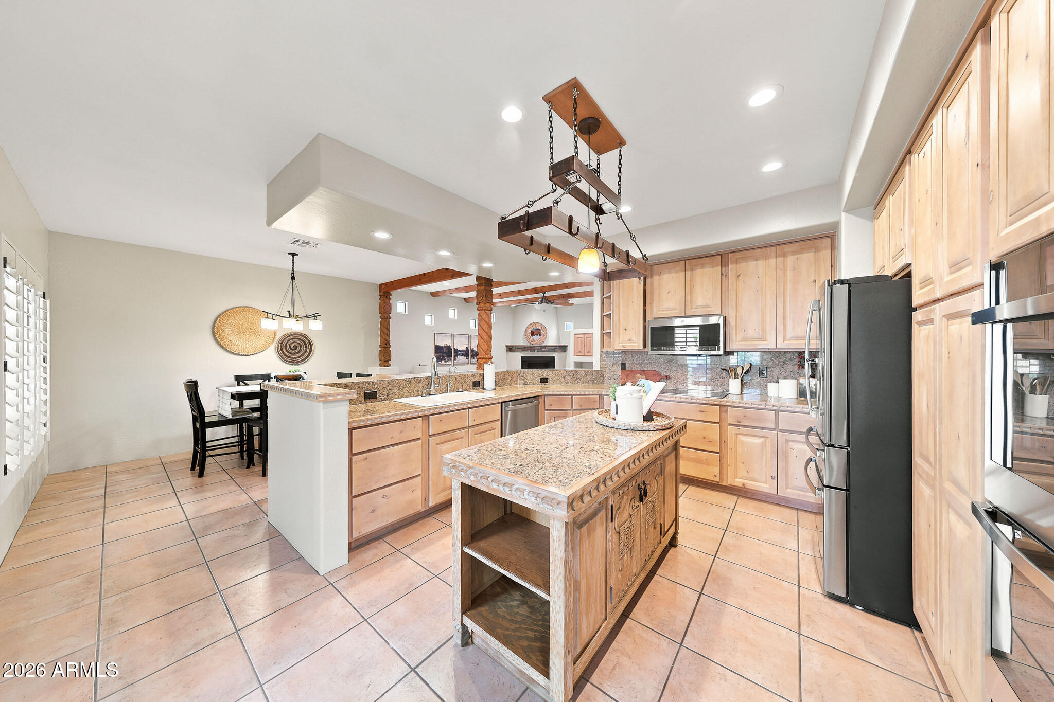 1732 E GELDING Drive