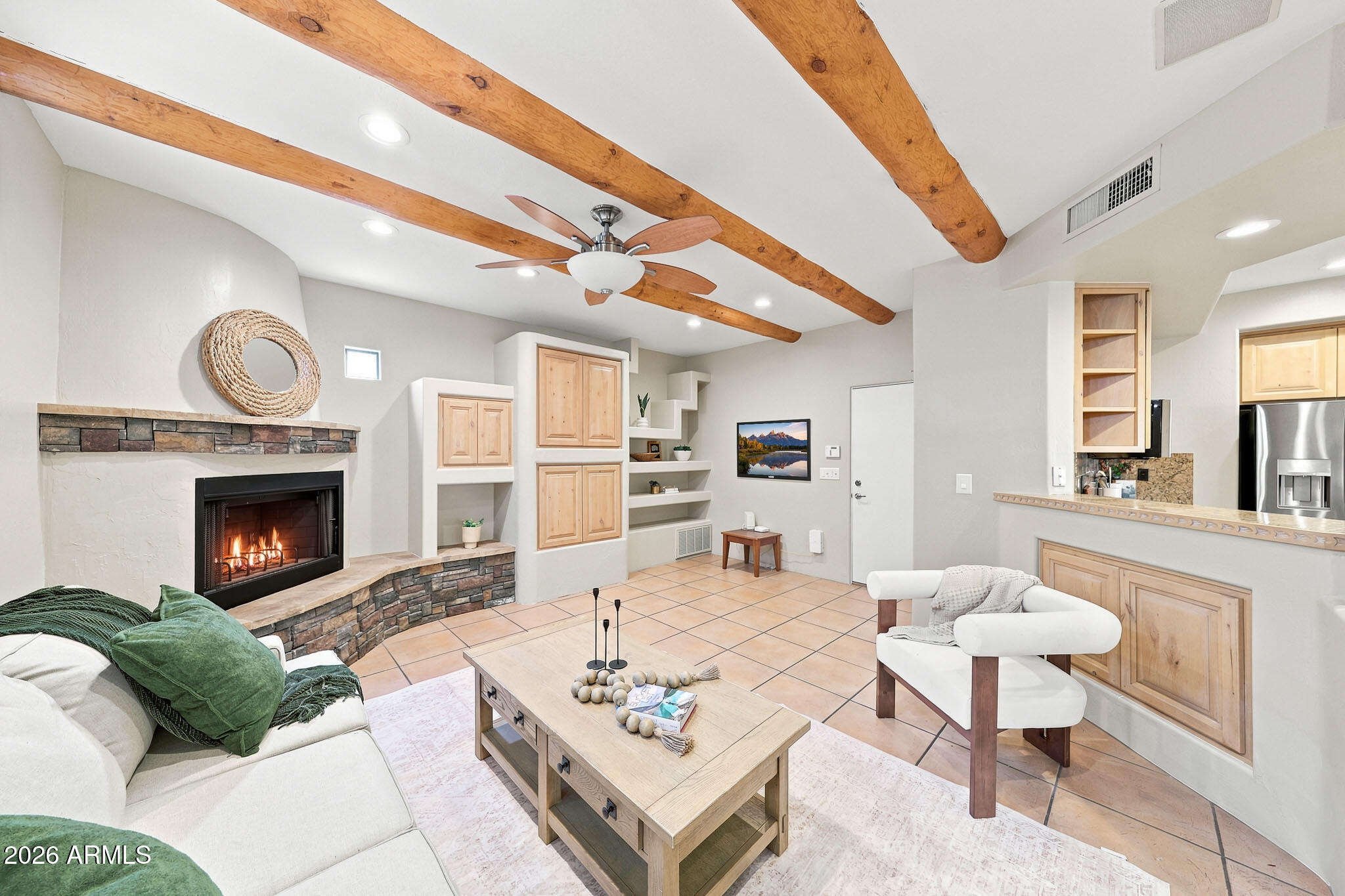 1732 E GELDING Drive