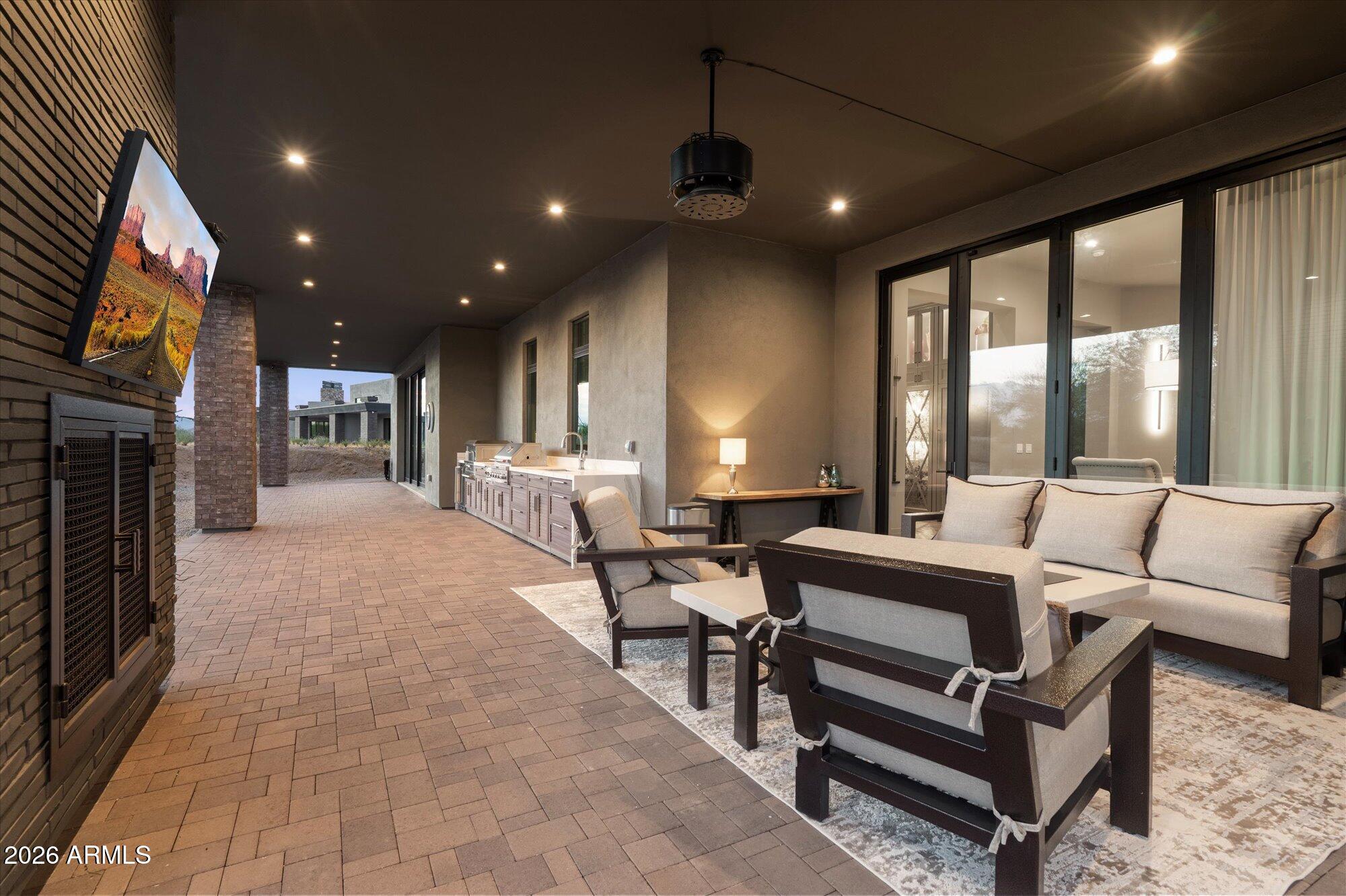 9243 E VISTA Drive