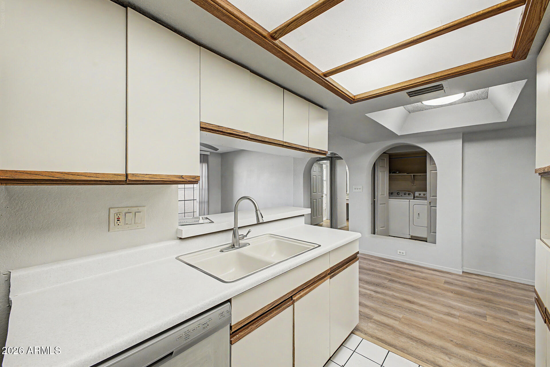 10410 N CAVE CREEK Road 1009