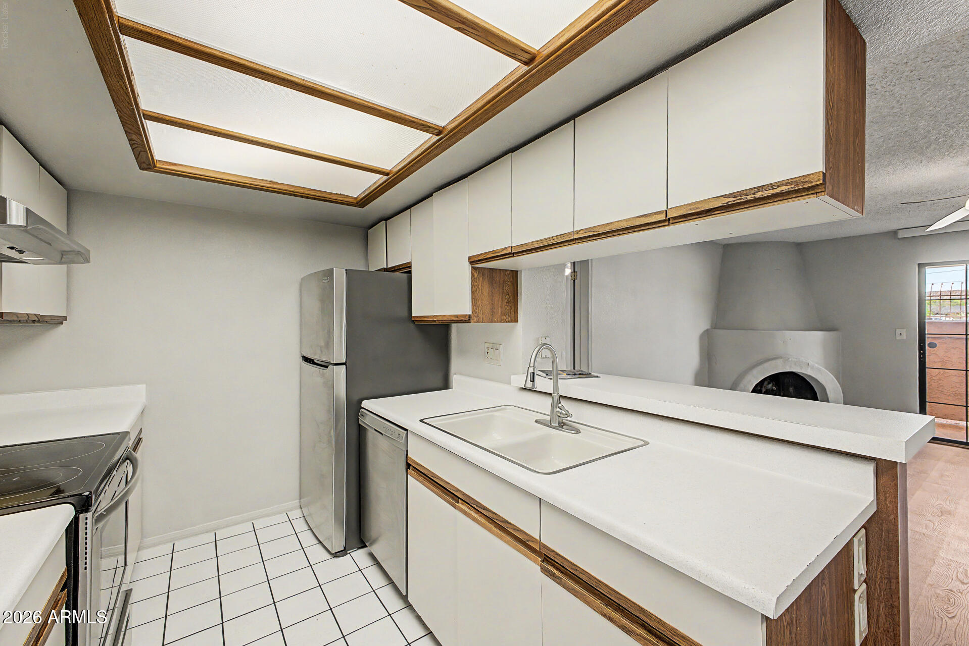 10410 N CAVE CREEK Road 1009