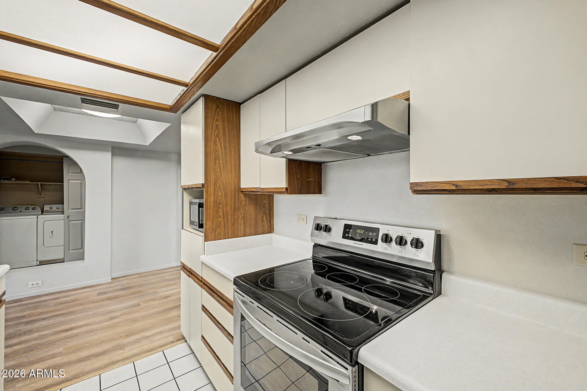 10410 N CAVE CREEK Road 1009