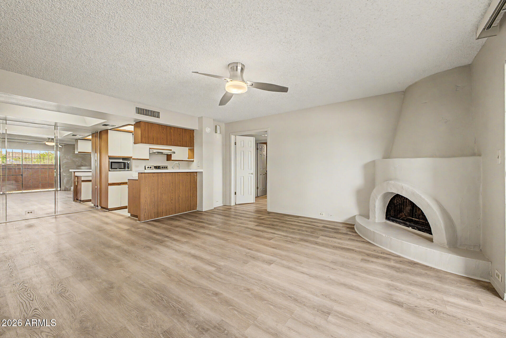 10410 N CAVE CREEK Road 1009