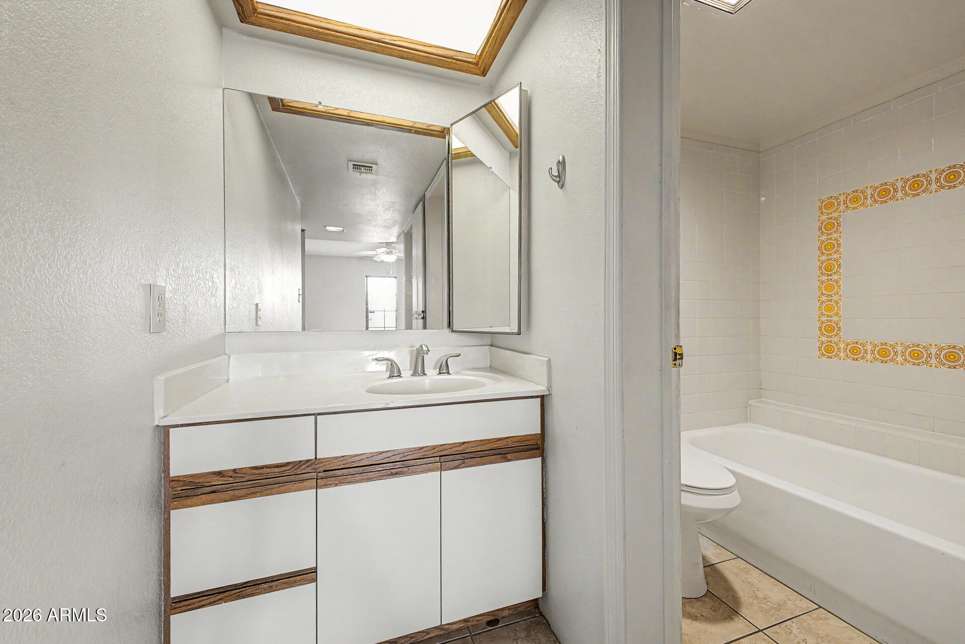 10410 N CAVE CREEK Road 1009
