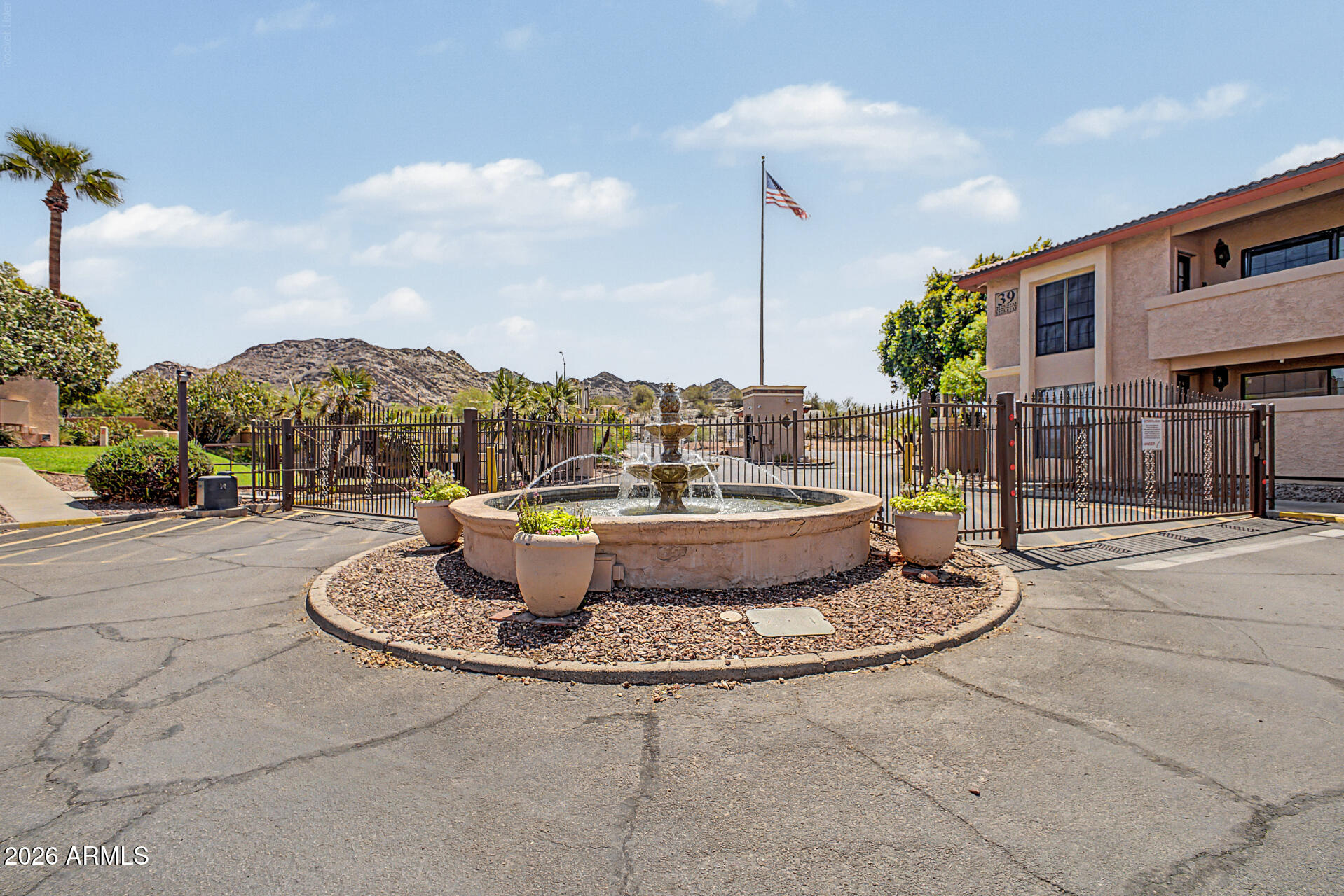 10410 N CAVE CREEK Road 1009