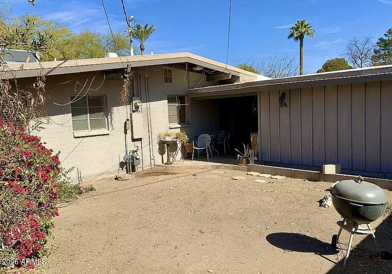 1345 E Rose Lane