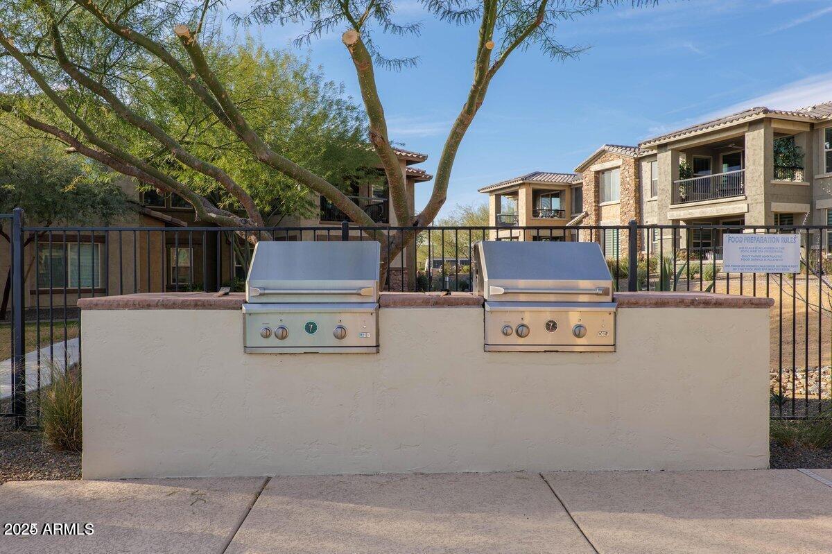 2425 W BRONCO BUTTE Trail 2017
