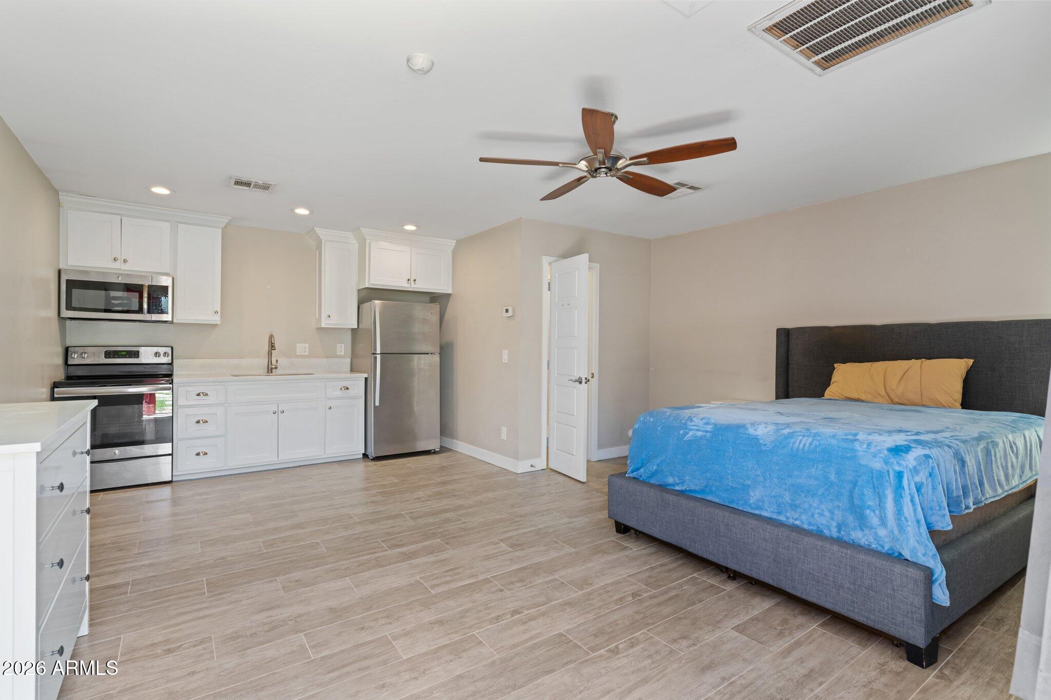 322 W CORONADO Road