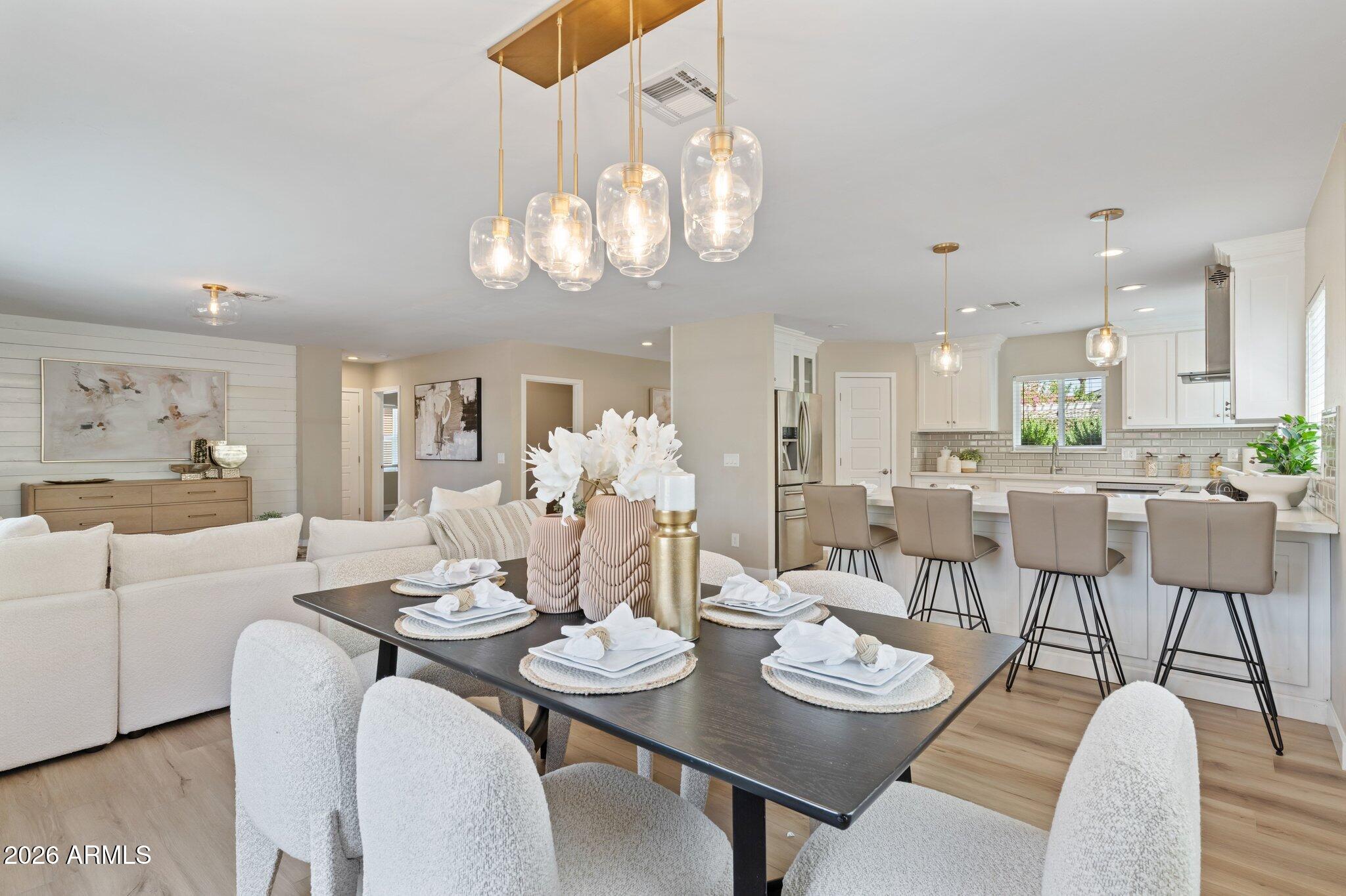 322 W CORONADO Road
