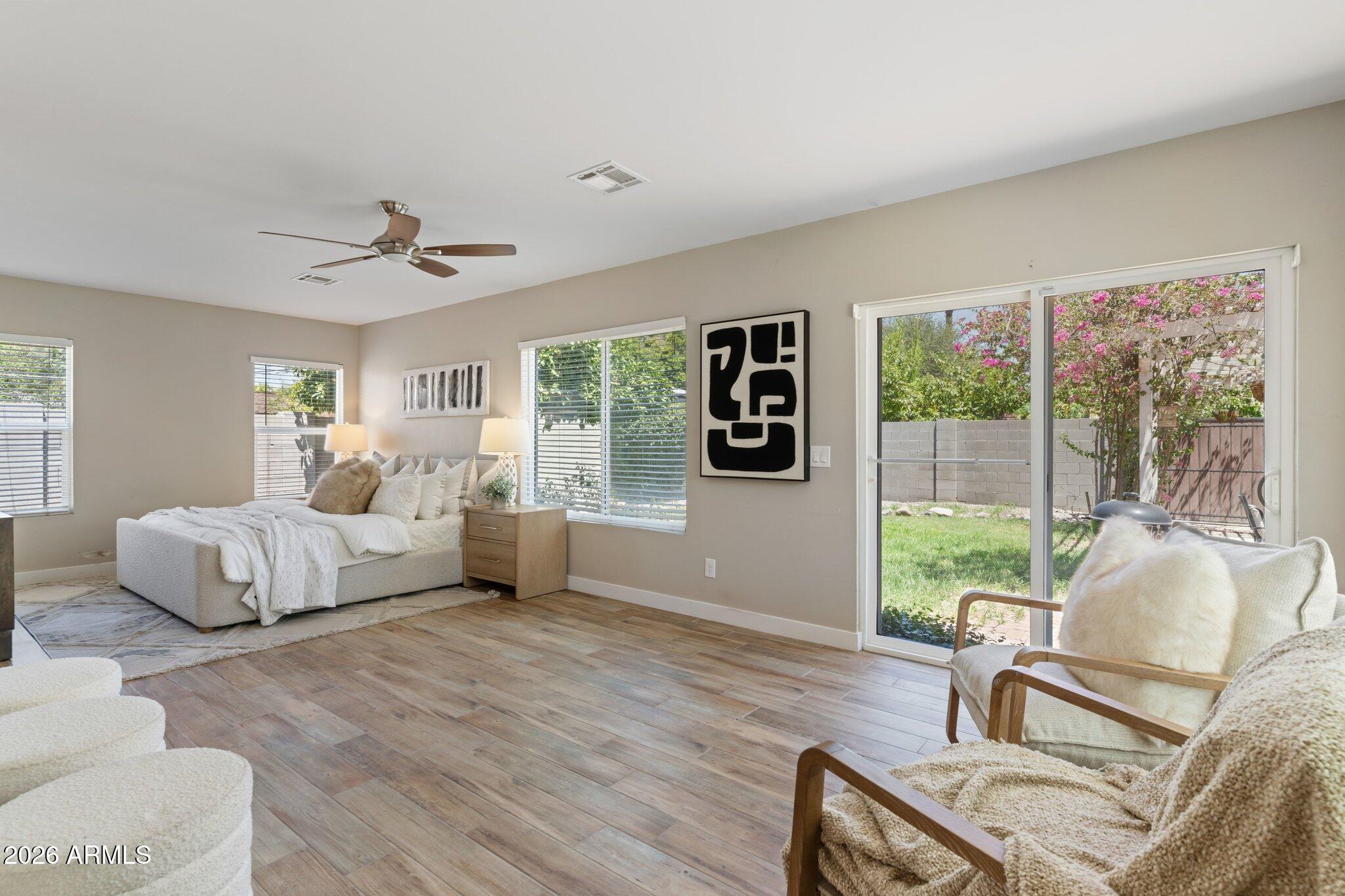 322 W CORONADO Road