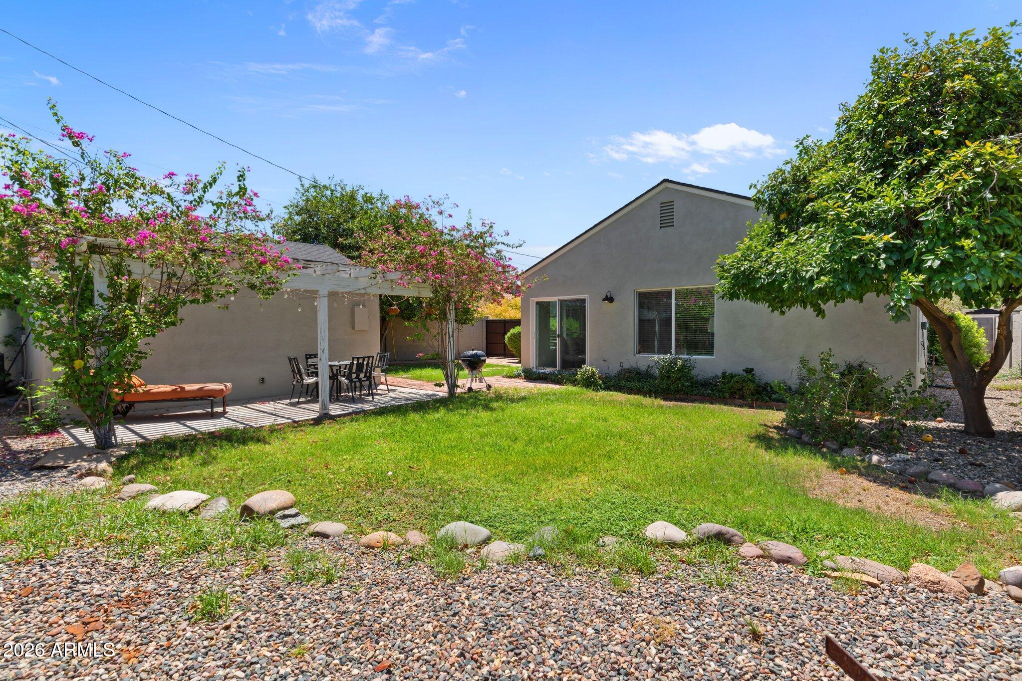 322 W CORONADO Road
