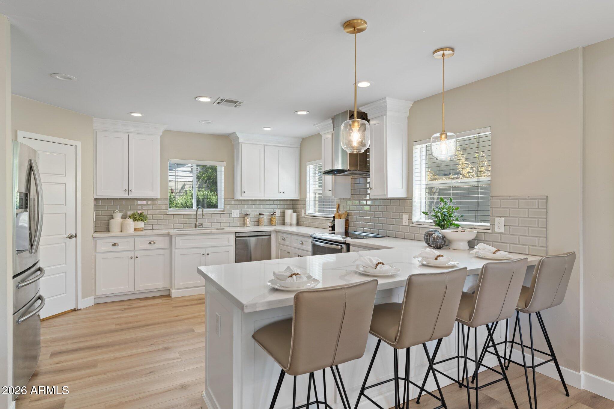 322 W CORONADO Road