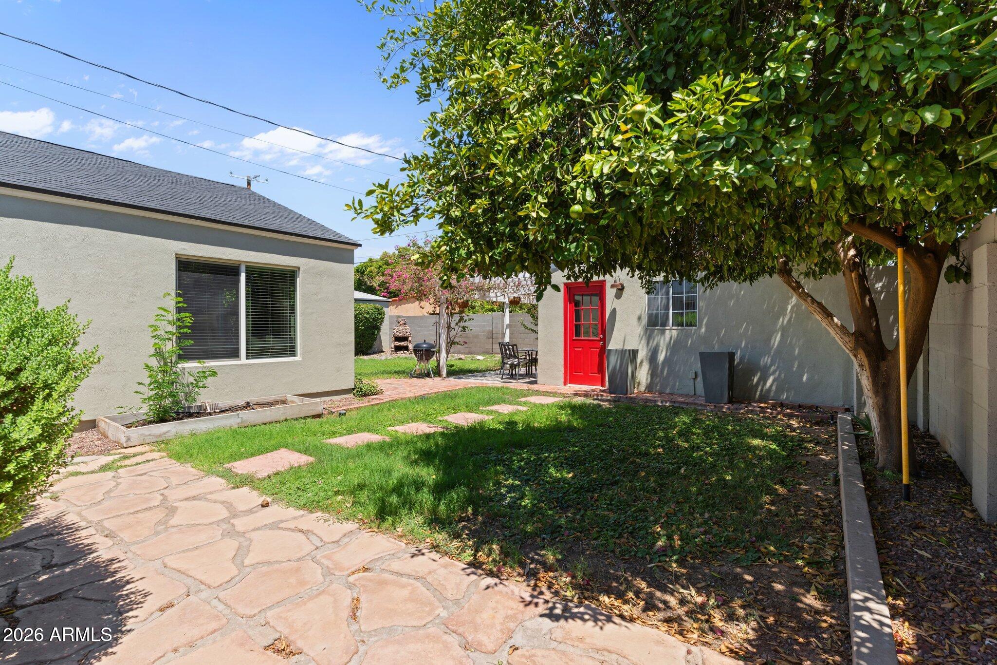 322 W CORONADO Road
