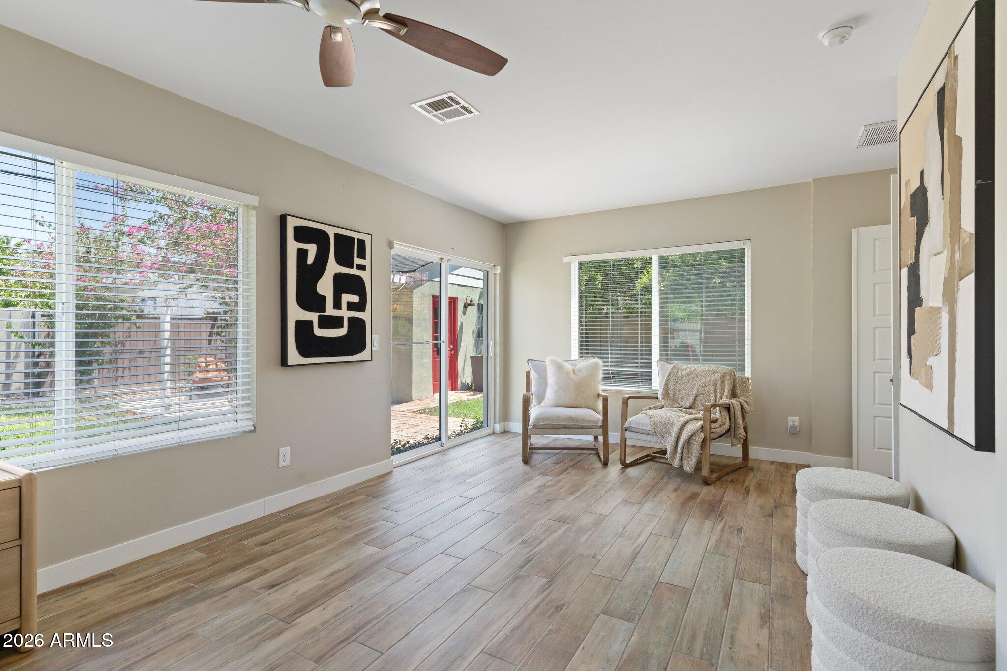 322 W CORONADO Road