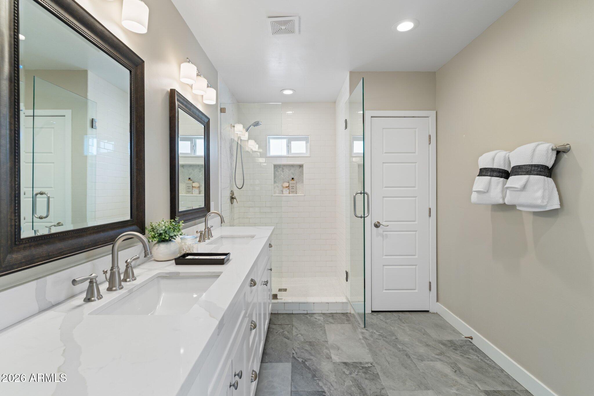 322 W CORONADO Road