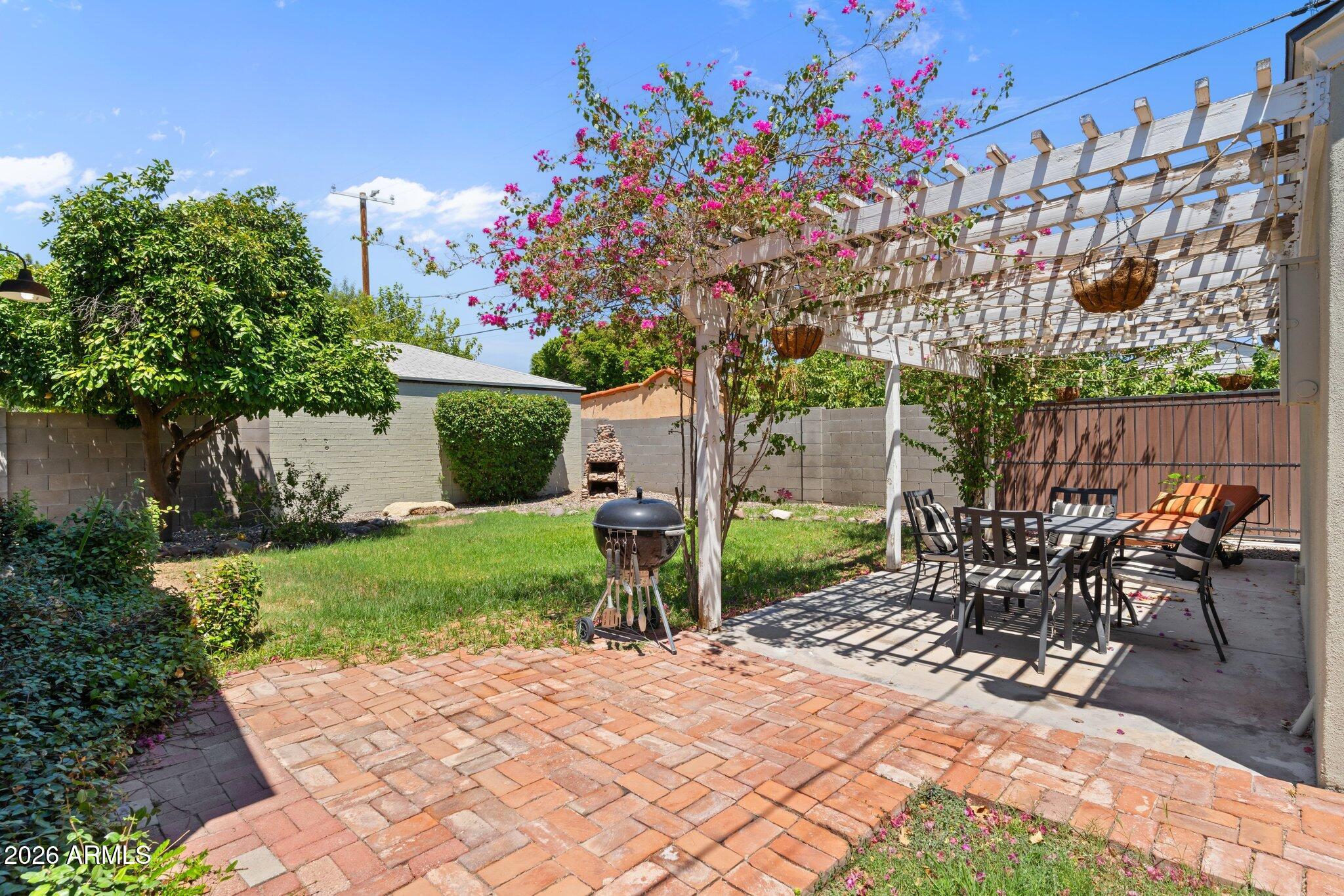 322 W CORONADO Road