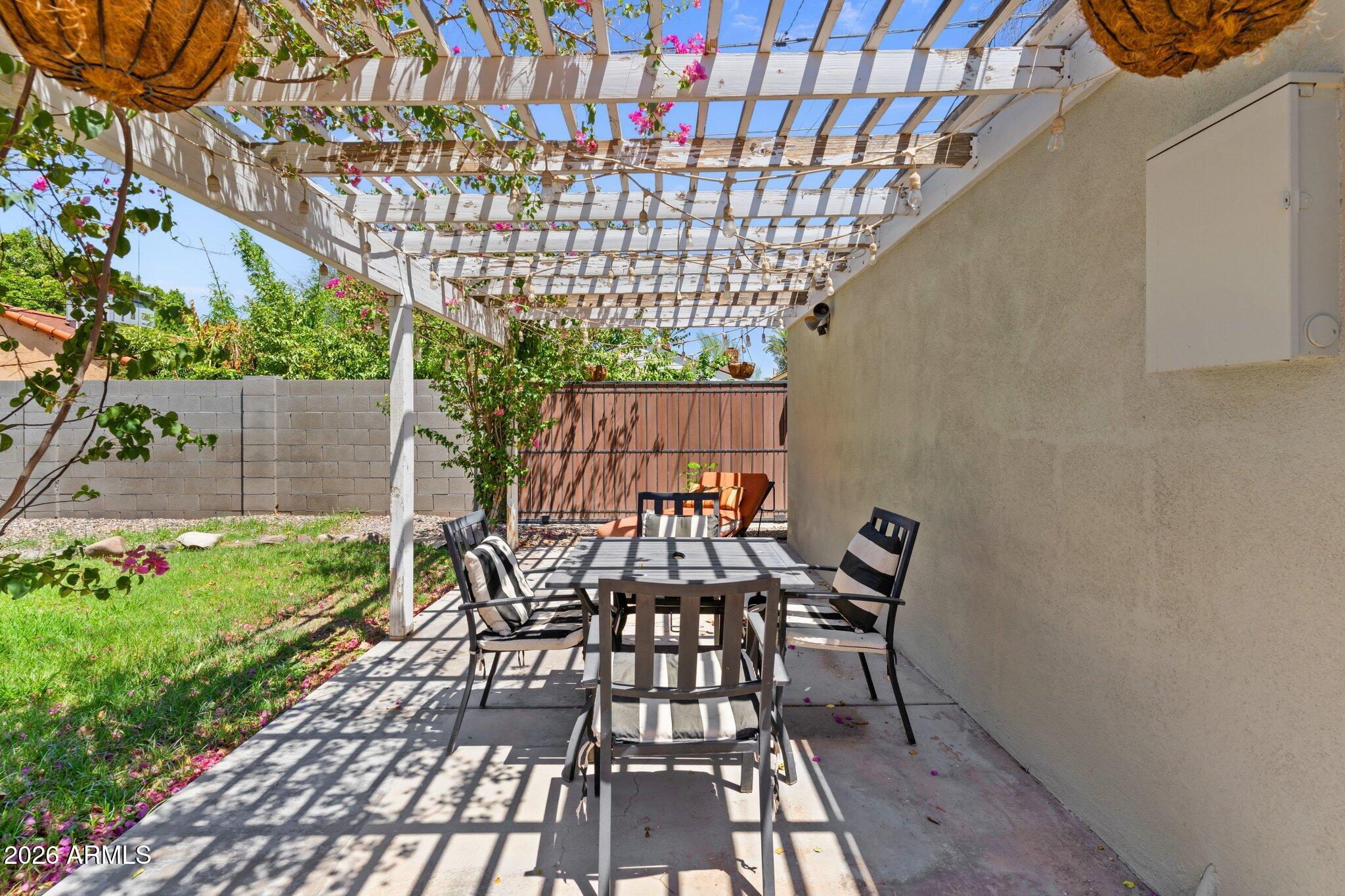 322 W CORONADO Road