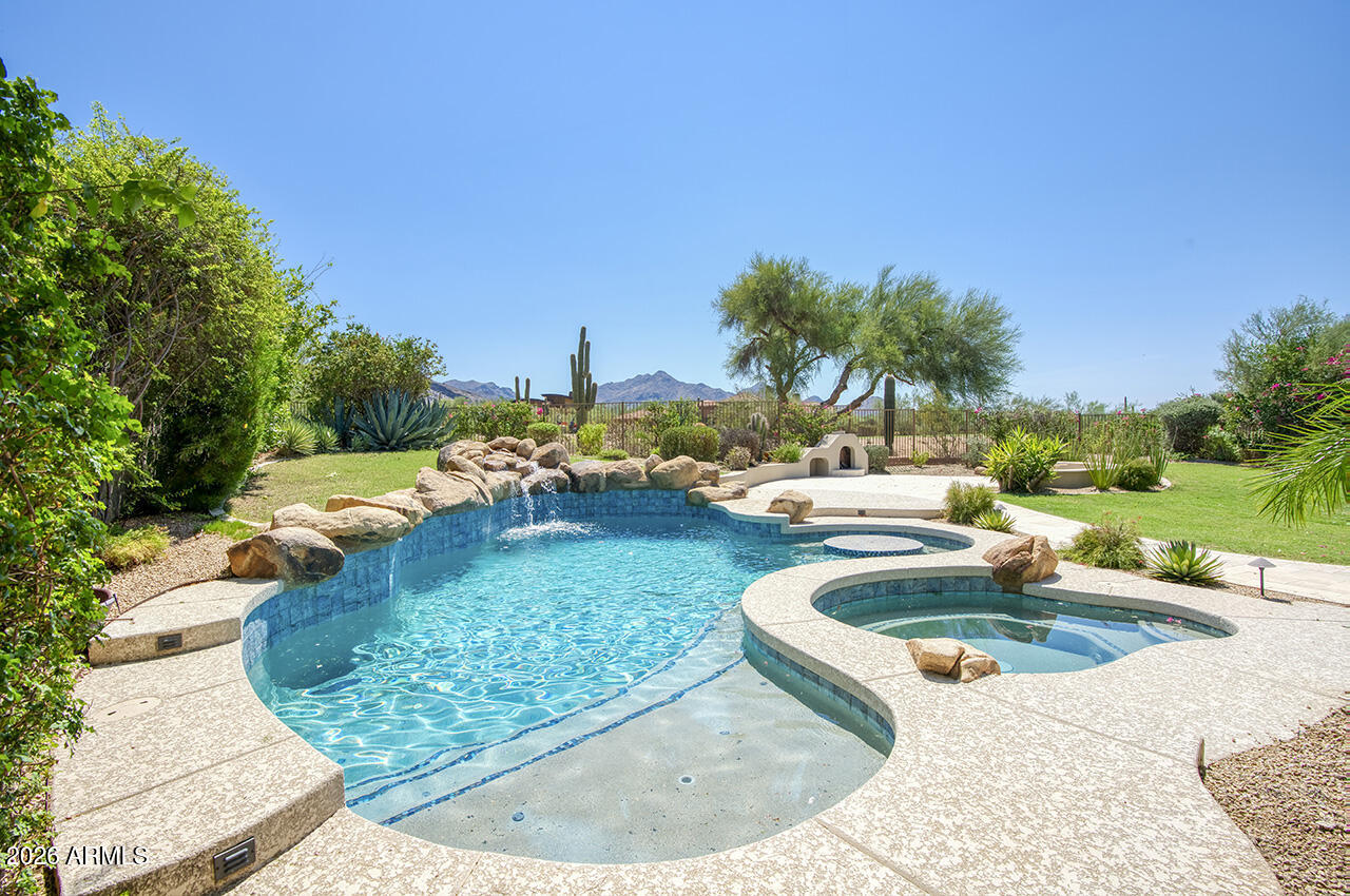 9290 E THOMPSON PEAK Parkway 204