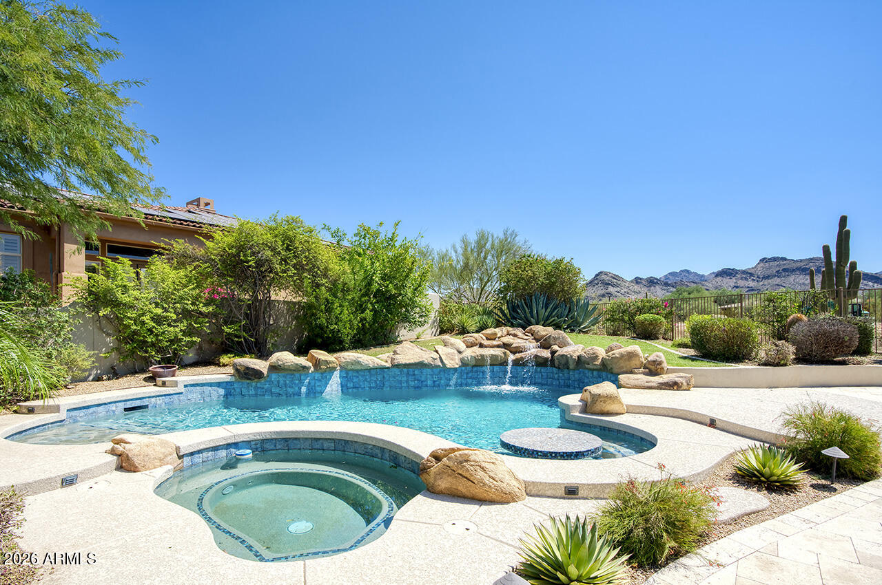 9290 E THOMPSON PEAK Parkway 204