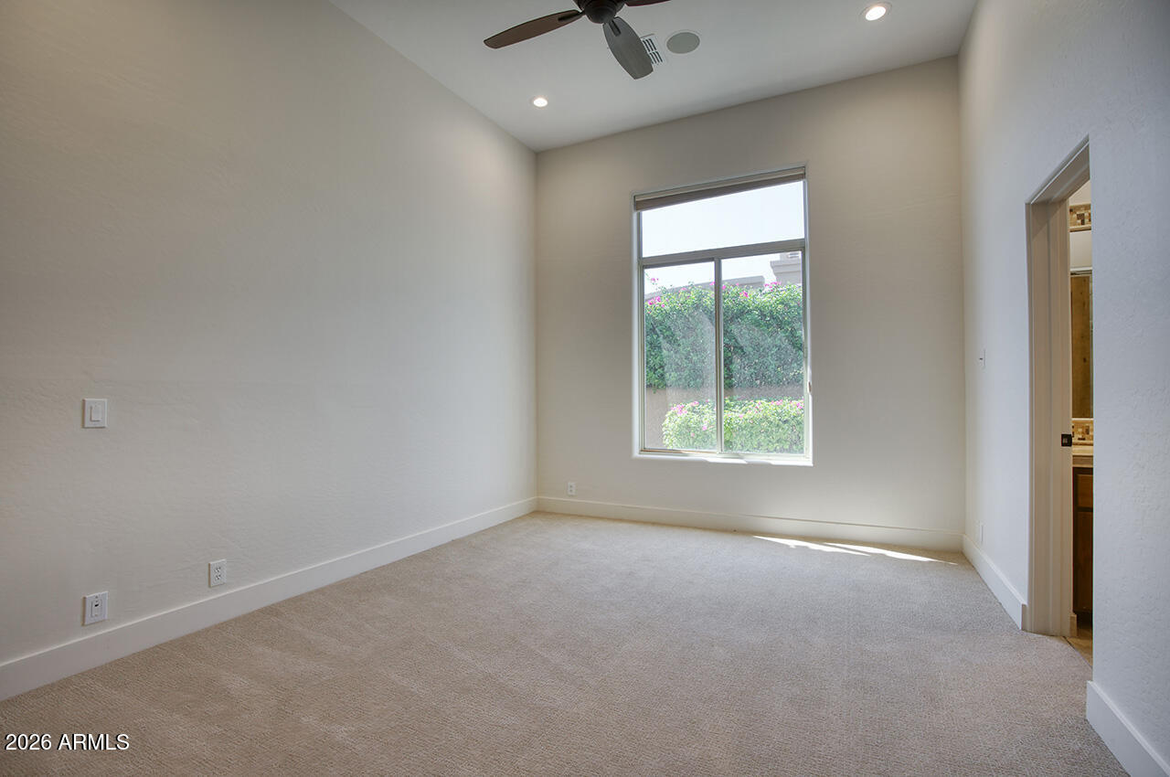 9290 E THOMPSON PEAK Parkway 204