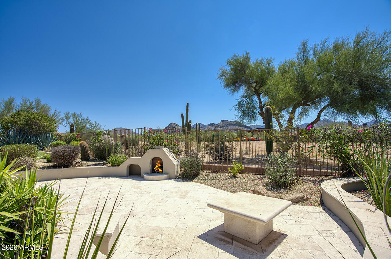 9290 E THOMPSON PEAK Parkway 204