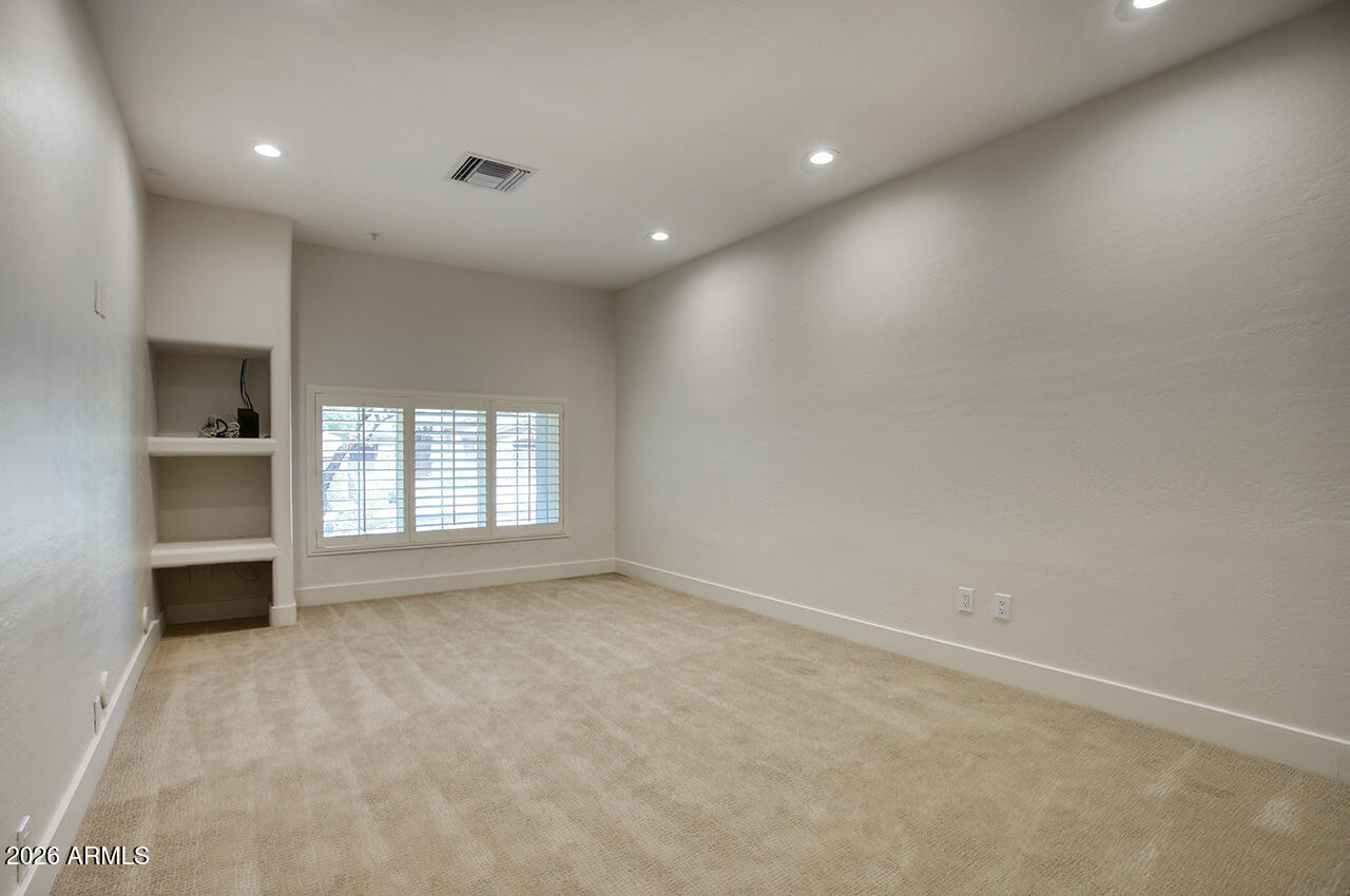 9290 E THOMPSON PEAK Parkway 204