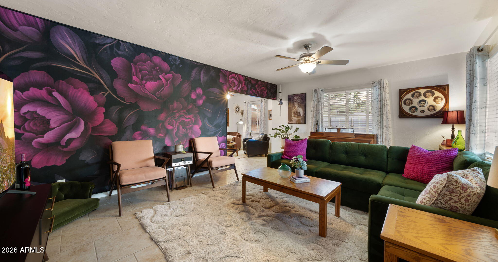 218 W ROMA Avenue
