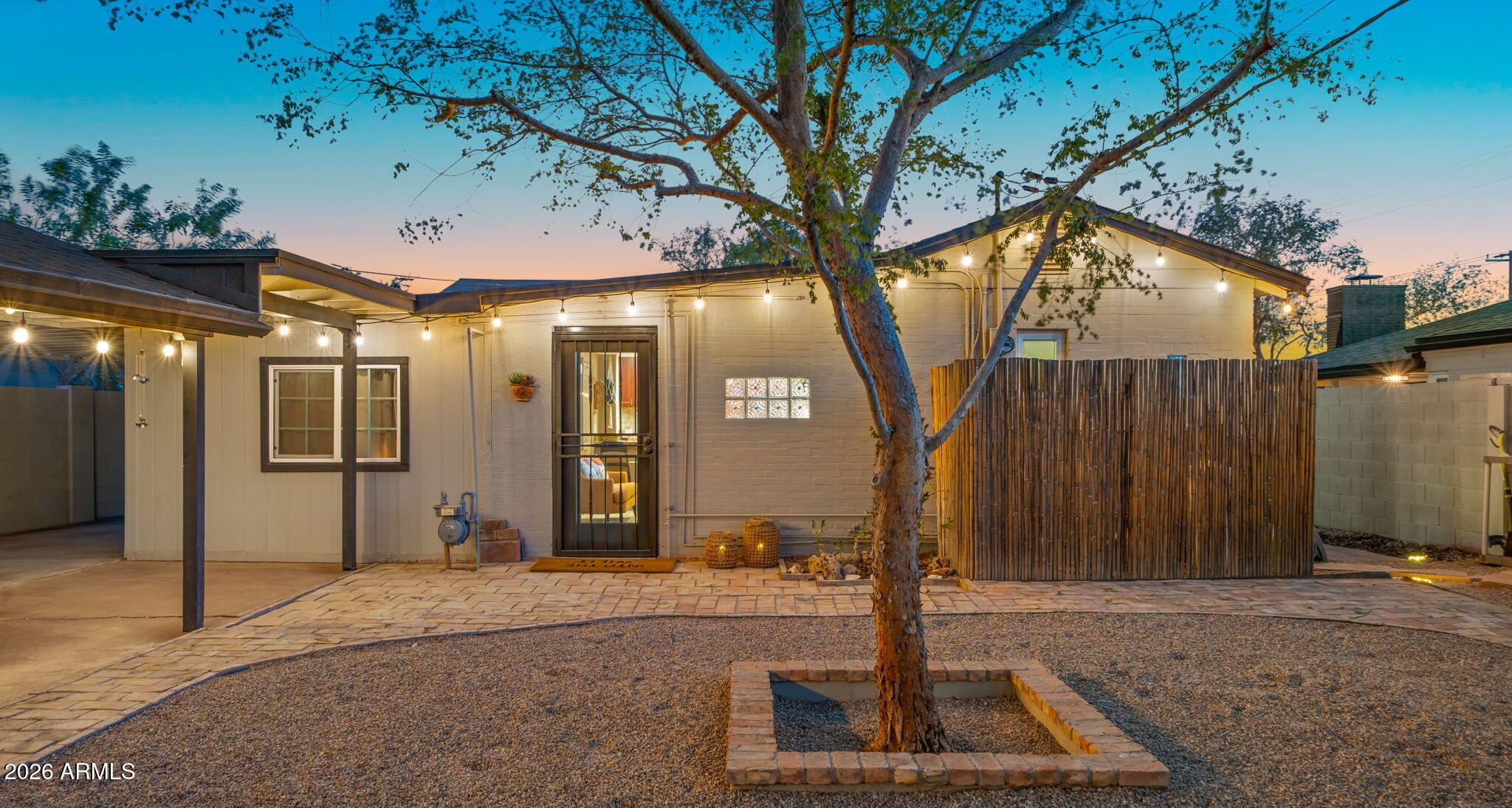 218 W ROMA Avenue