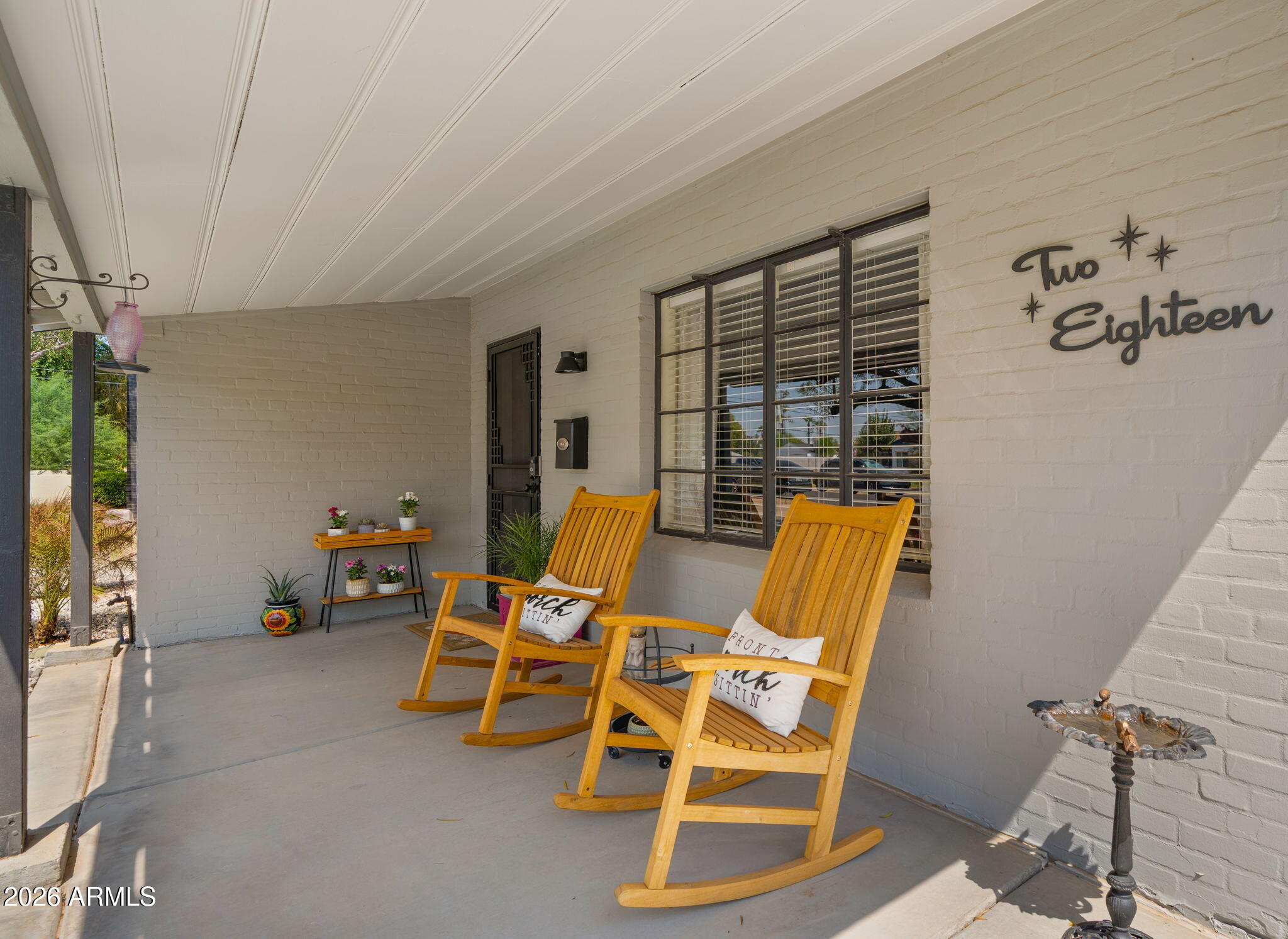 218 W ROMA Avenue