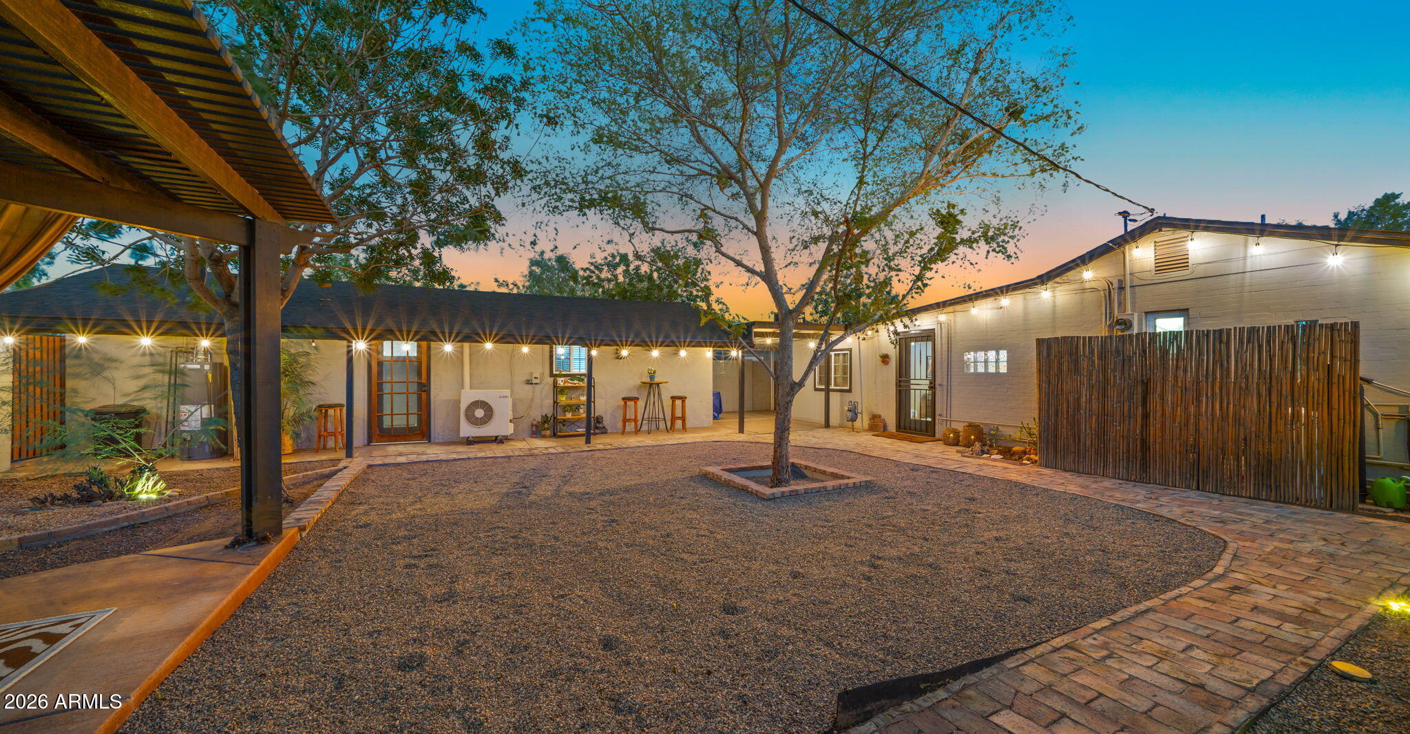 218 W ROMA Avenue