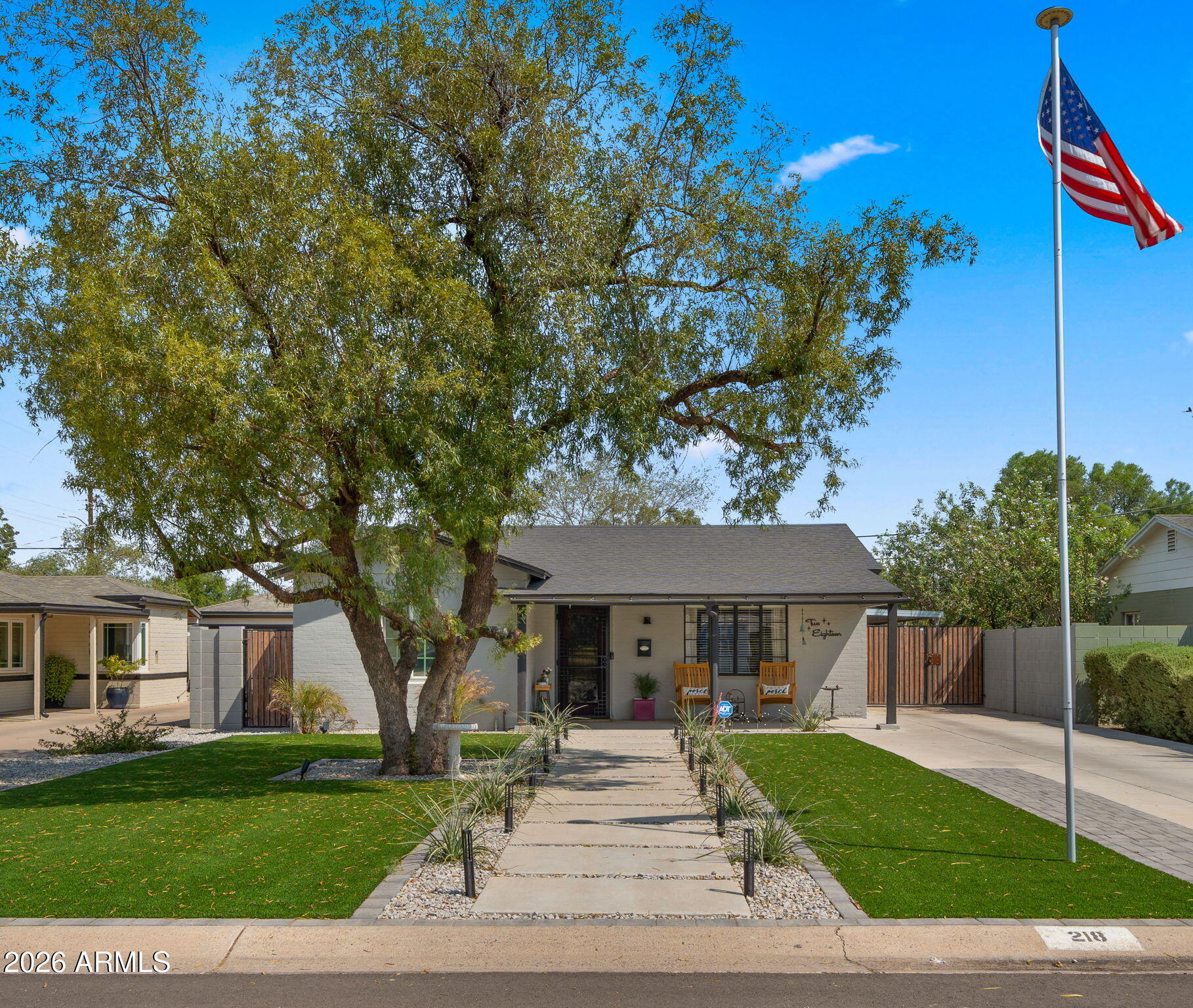218 W ROMA Avenue