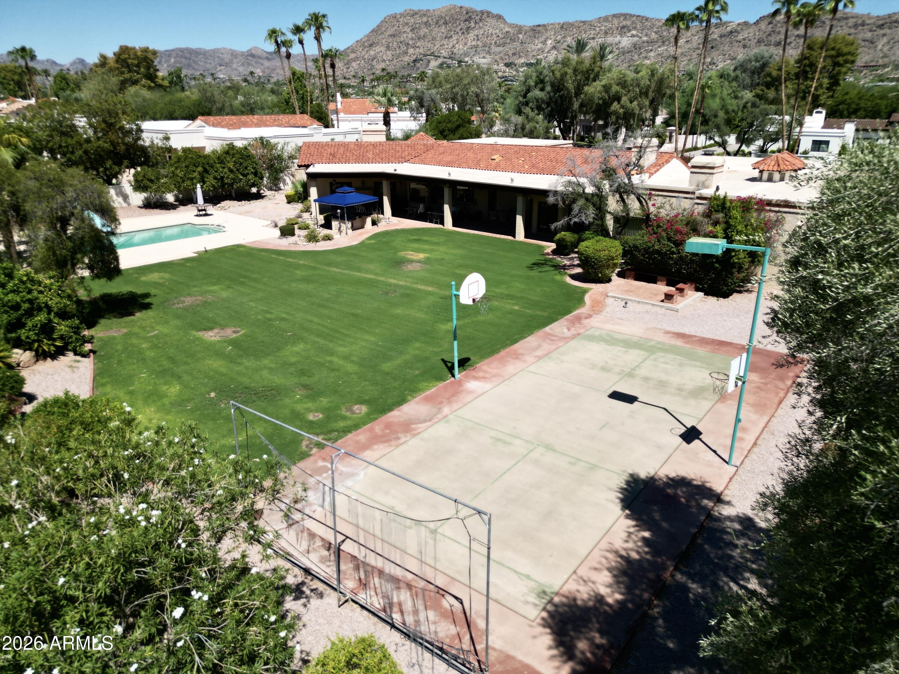 6301 E NAUMANN Drive