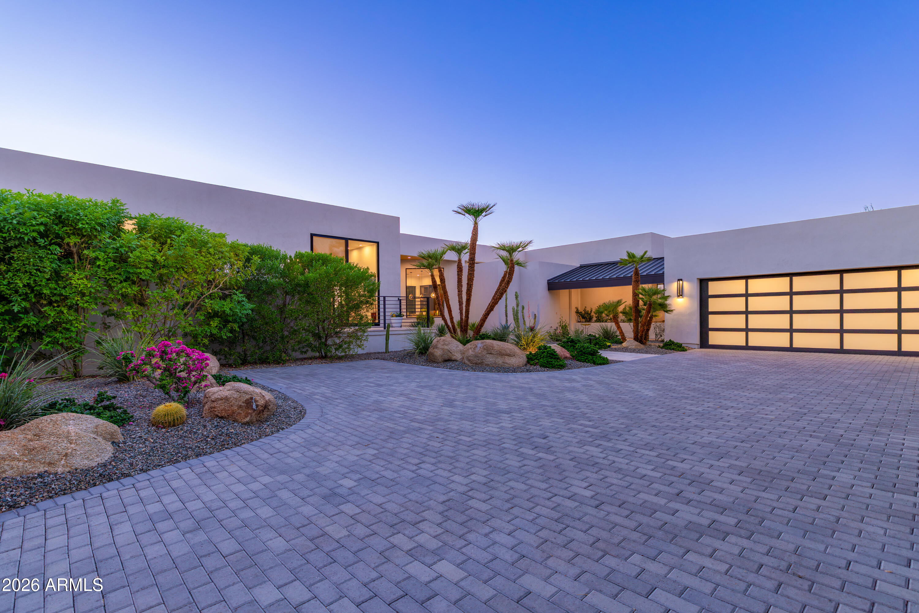 5724 N ECHO CANYON Drive