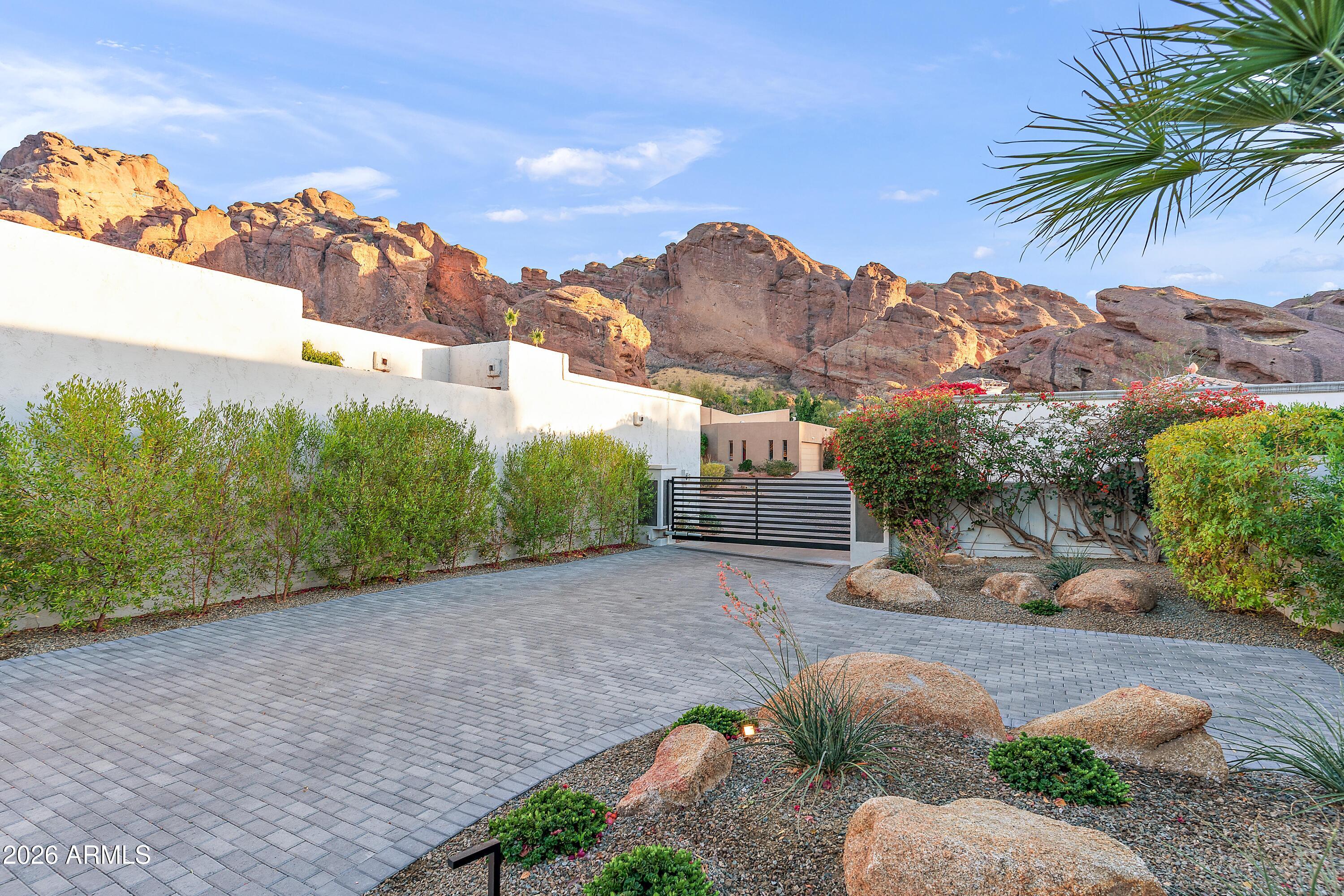 5724 N ECHO CANYON Drive