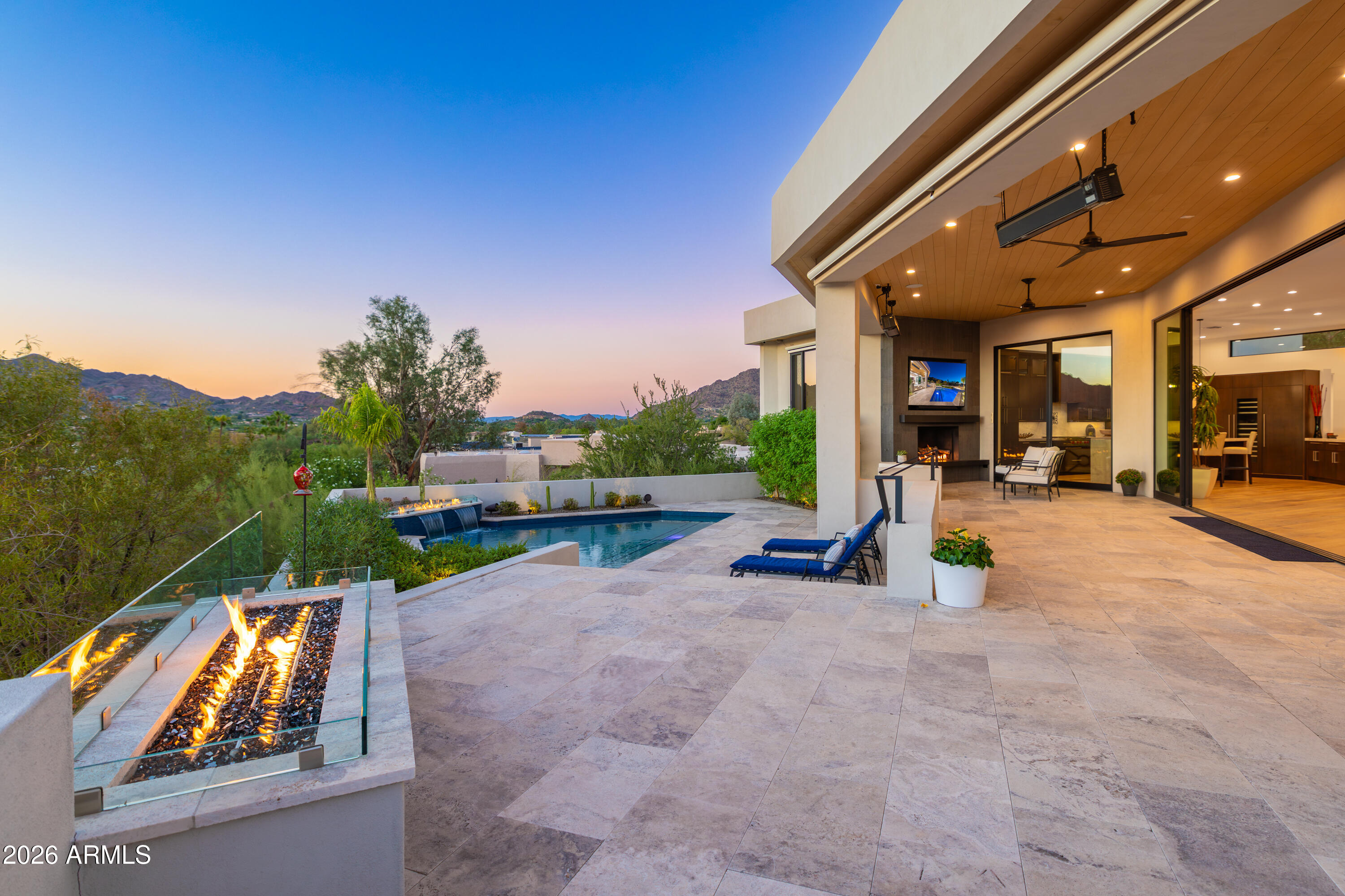 5724 N ECHO CANYON Drive