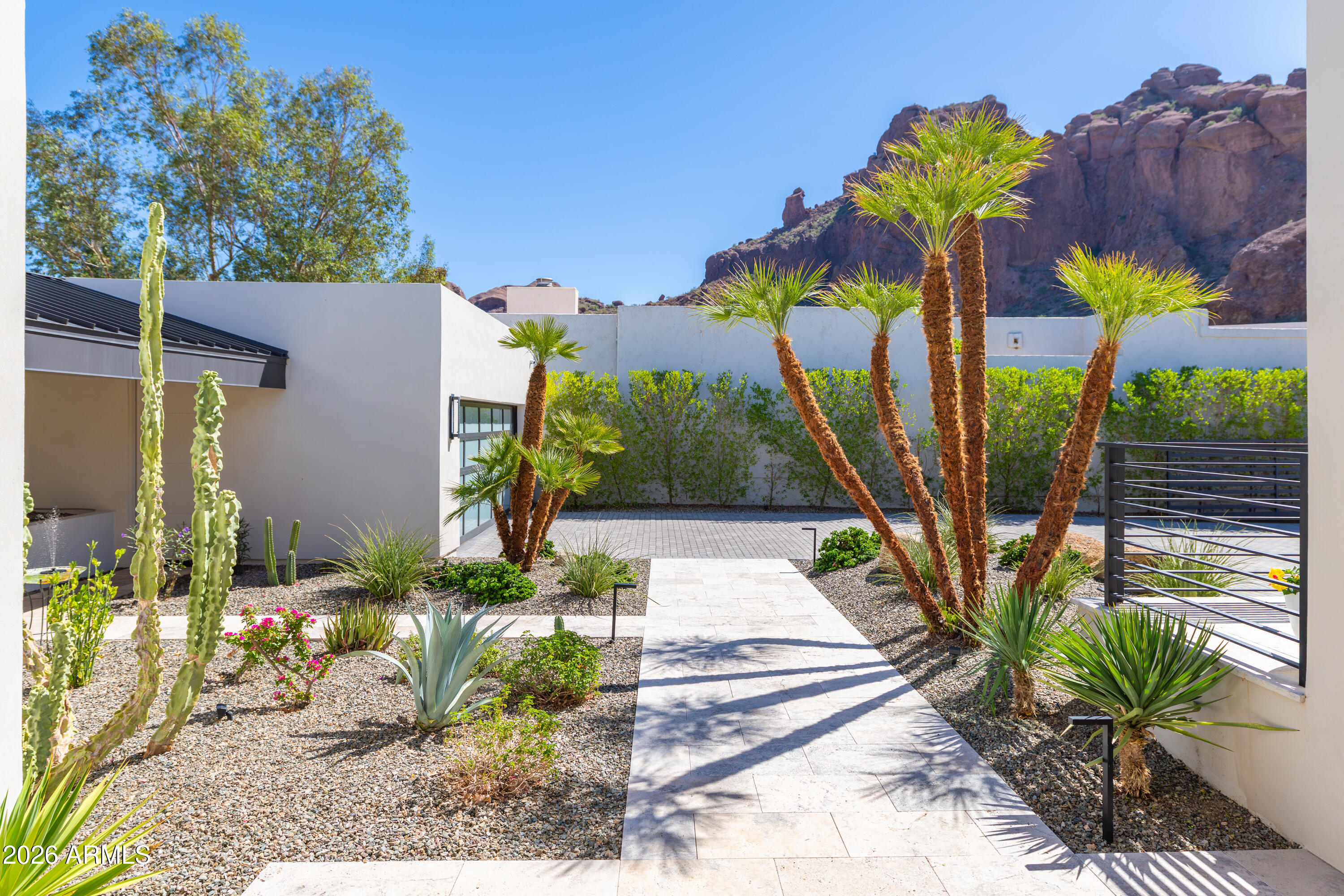 5724 N ECHO CANYON Drive