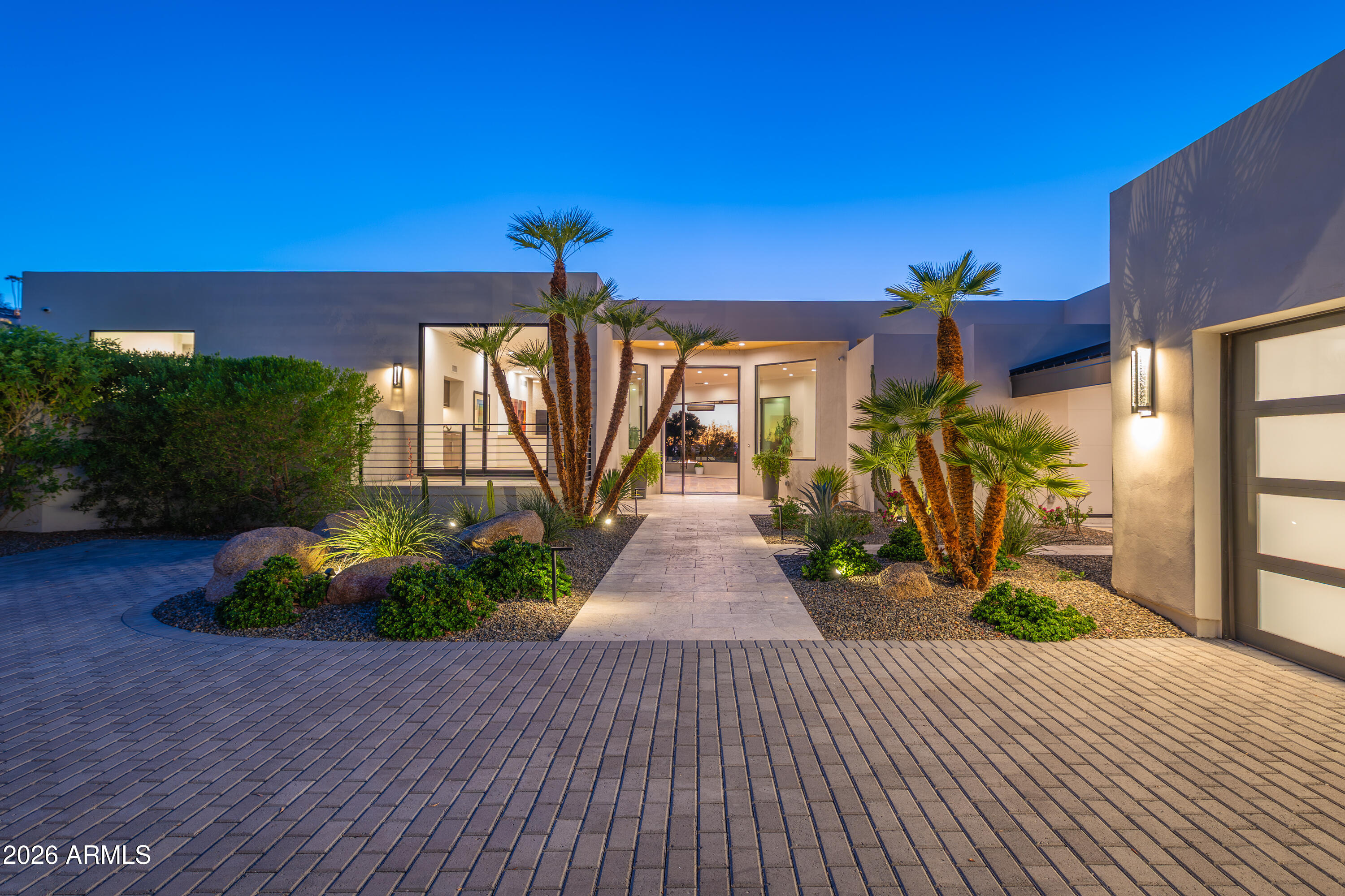 5724 N ECHO CANYON Drive