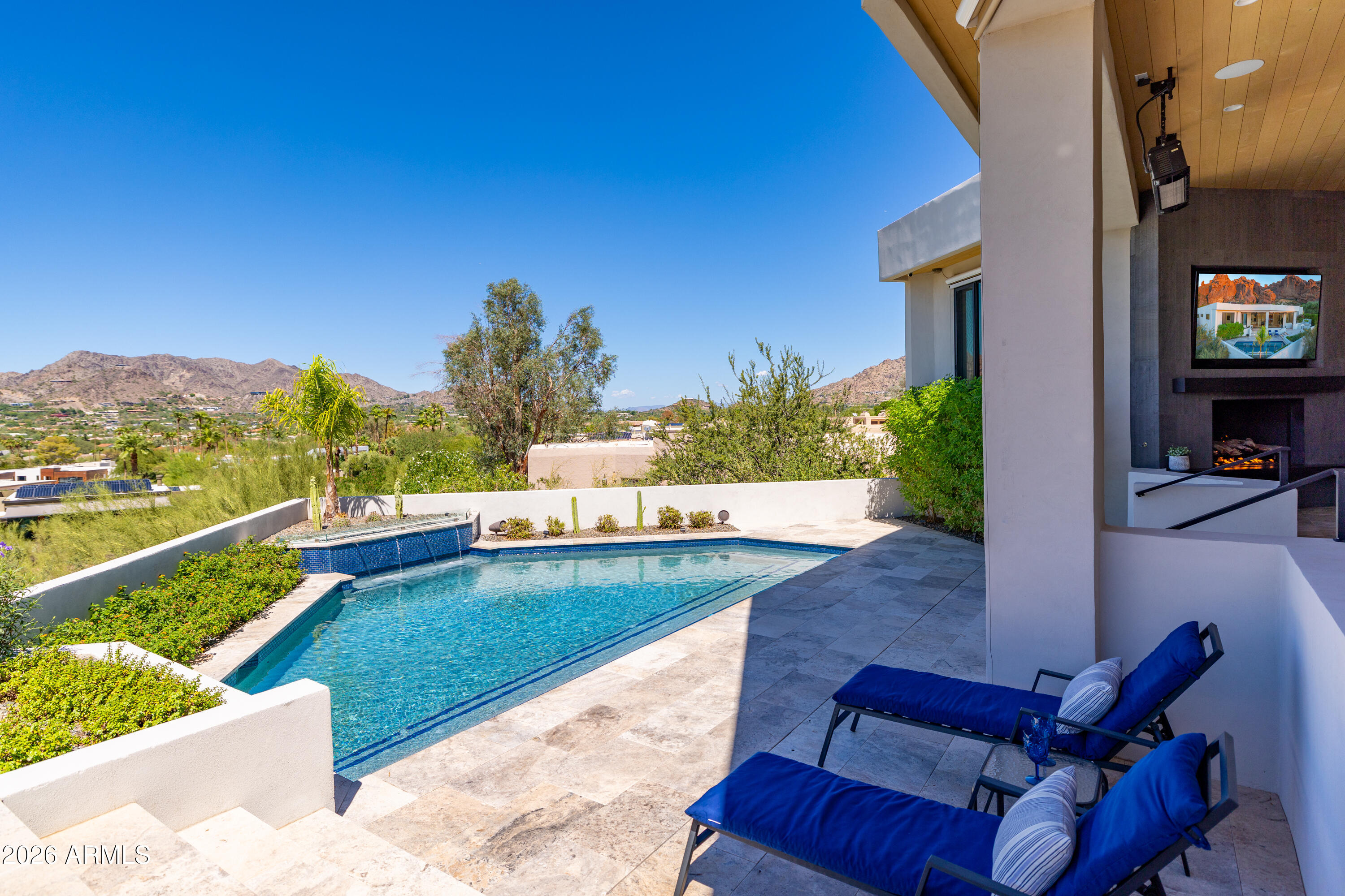 5724 N ECHO CANYON Drive