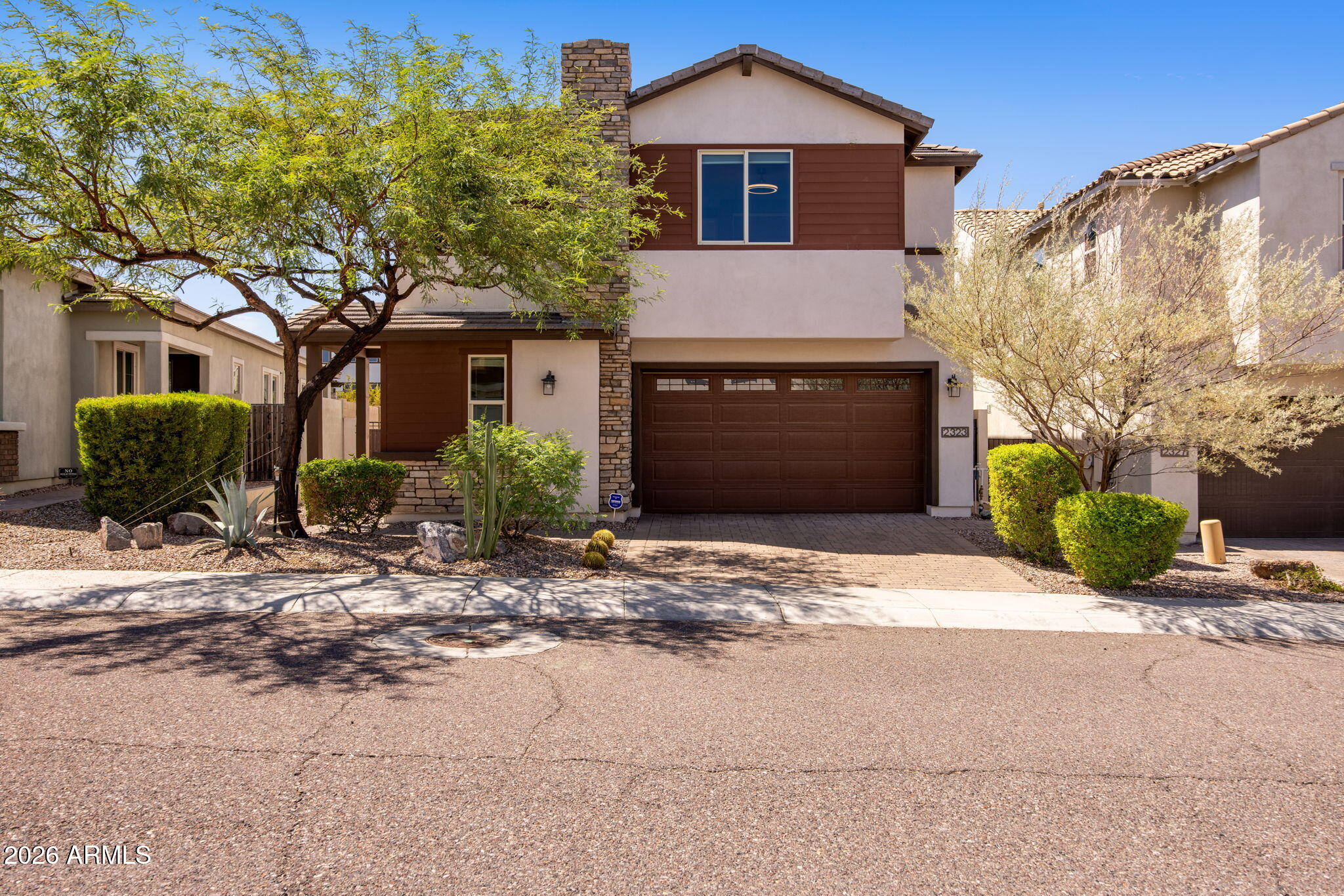 2323 W DUANE Lane