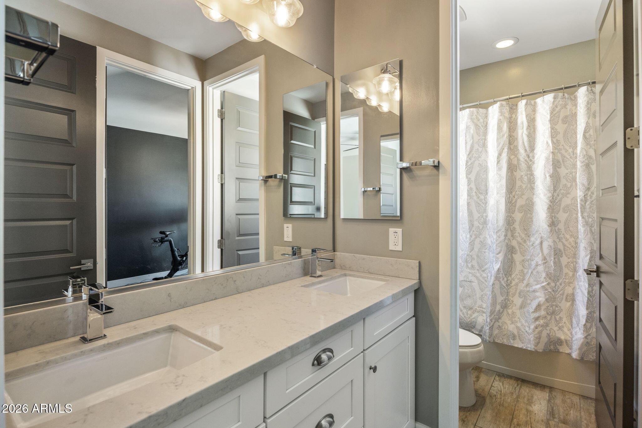 2323 W DUANE Lane