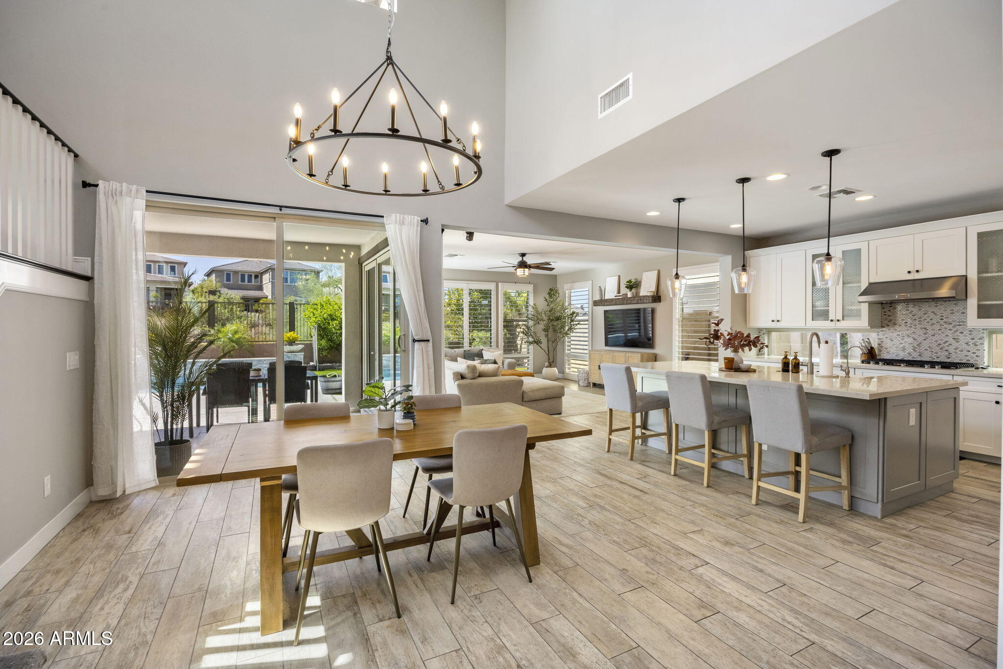 2323 W DUANE Lane