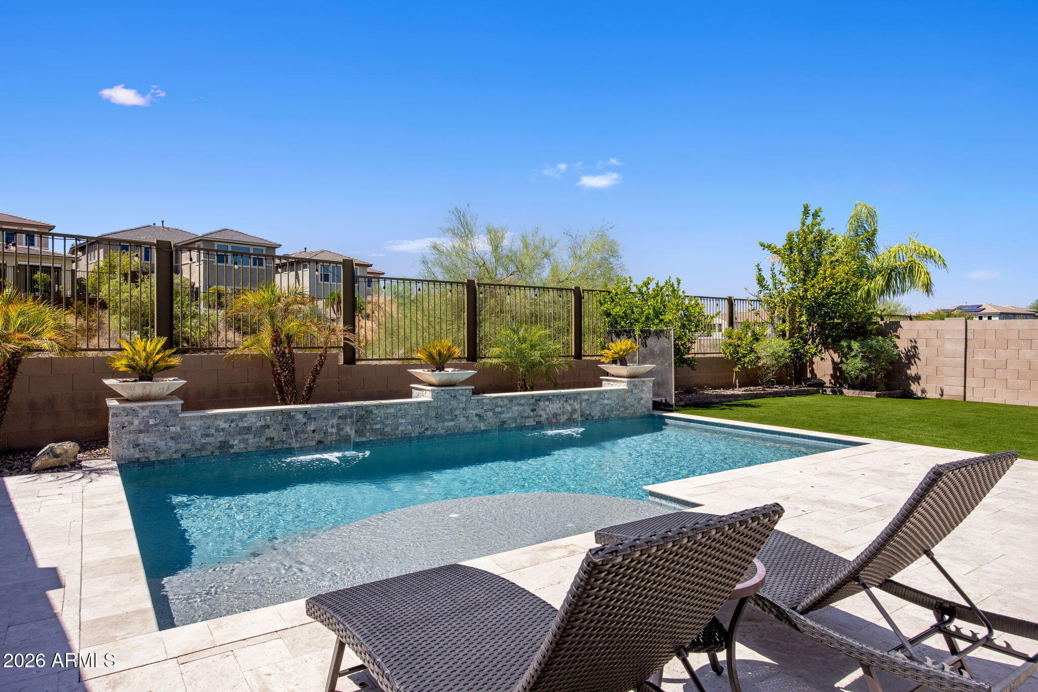2323 W DUANE Lane