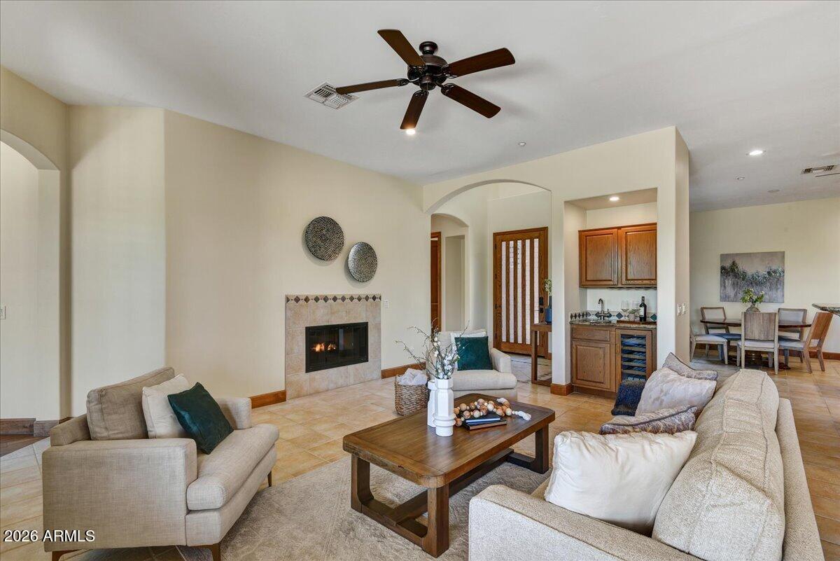 7347 E EVENING GLOW Drive