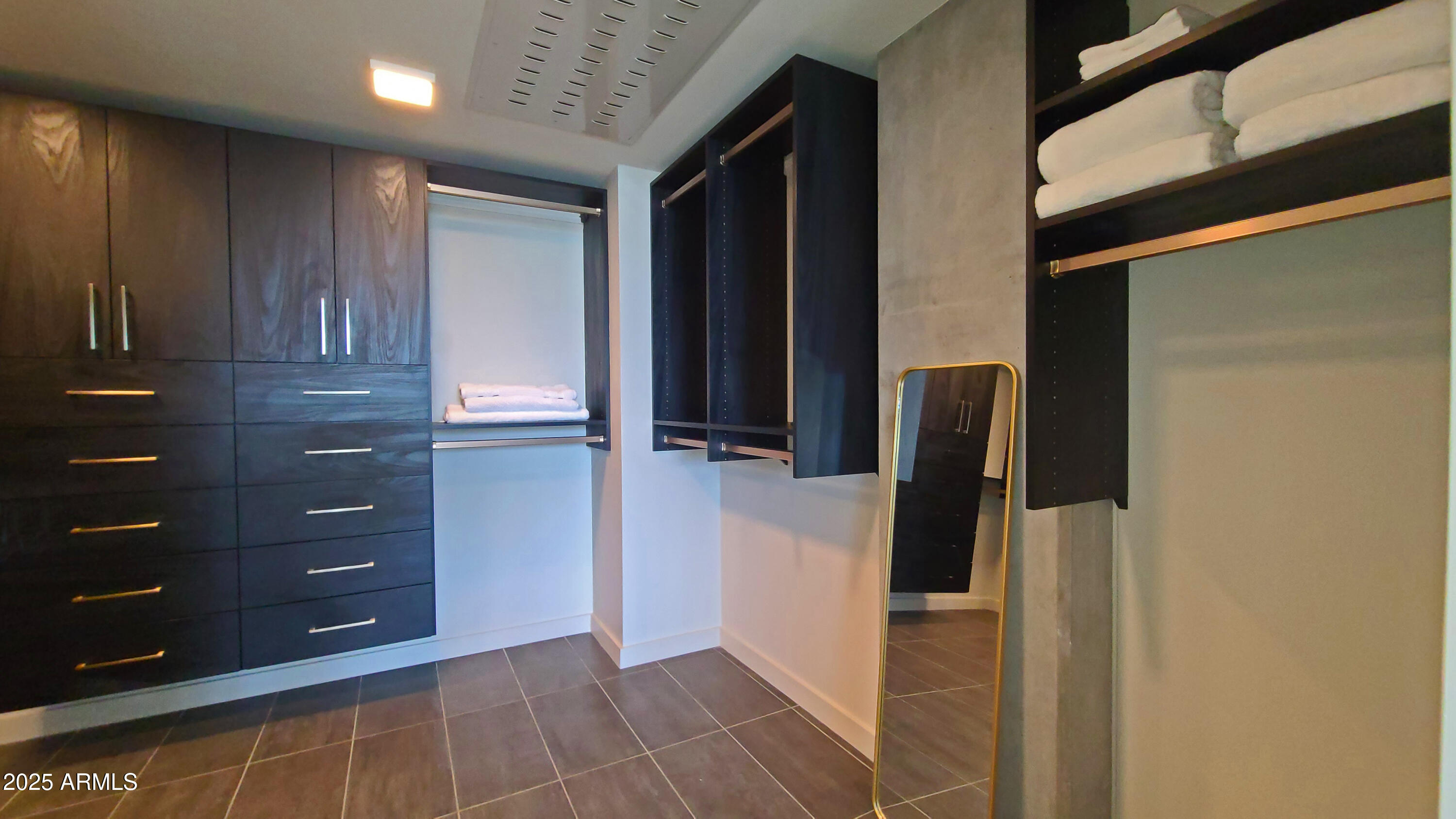 5455 E LINCOLN Drive 1004