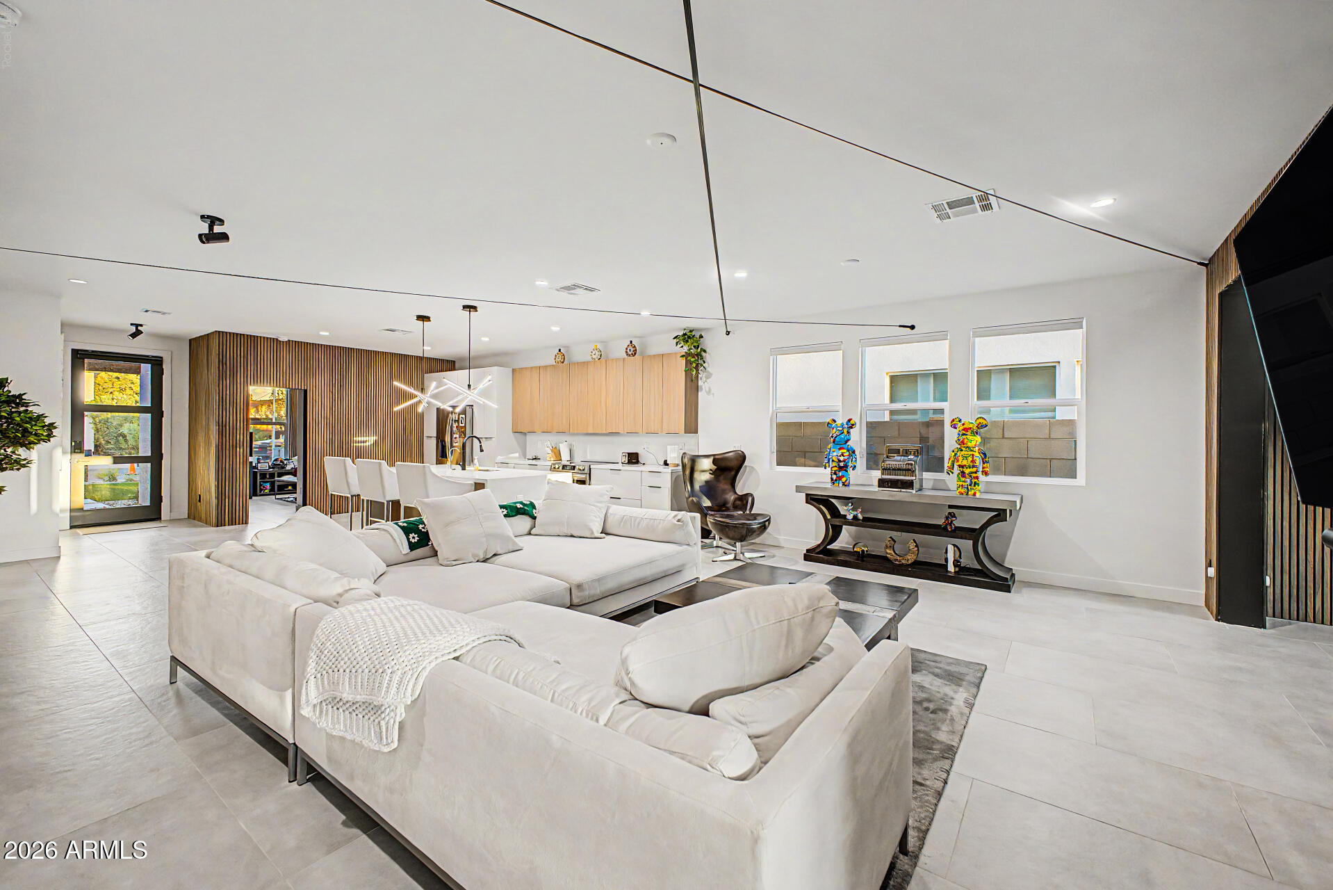 2336 N 28TH Place
